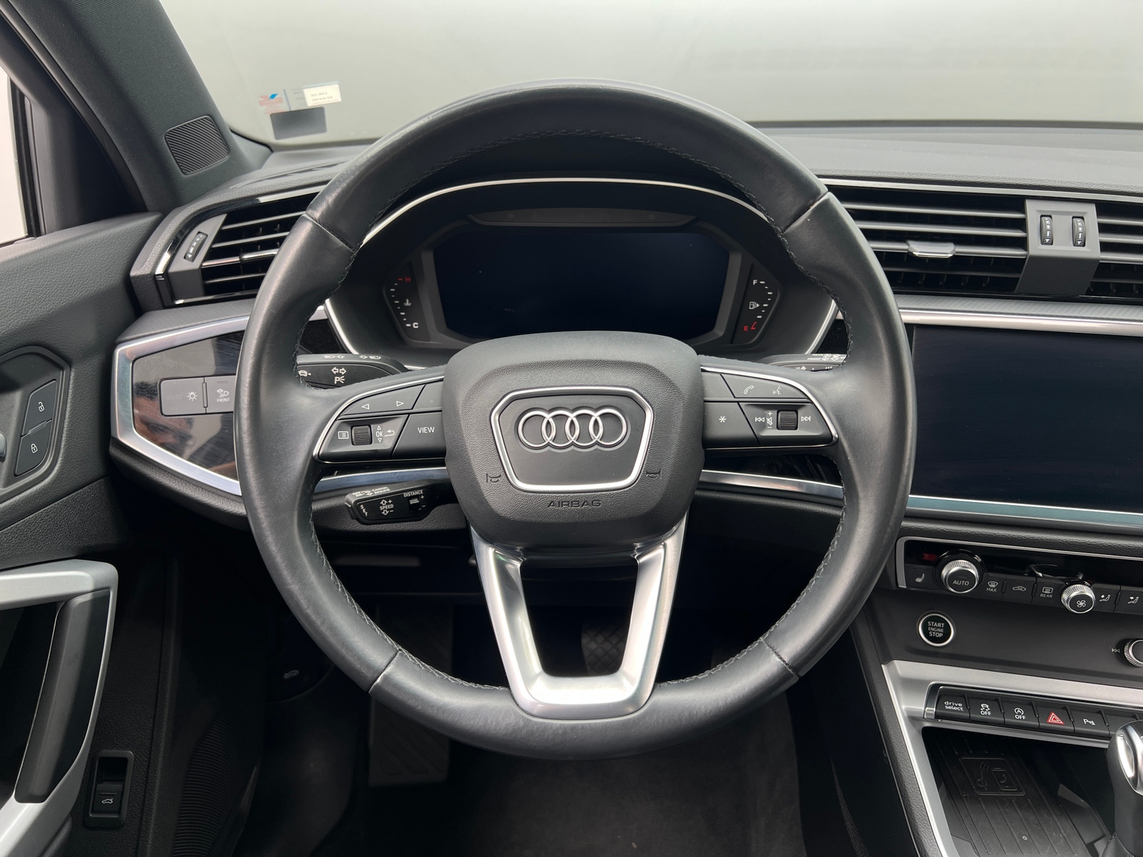 Thumbnail: 2021 Audi Q3 - 4