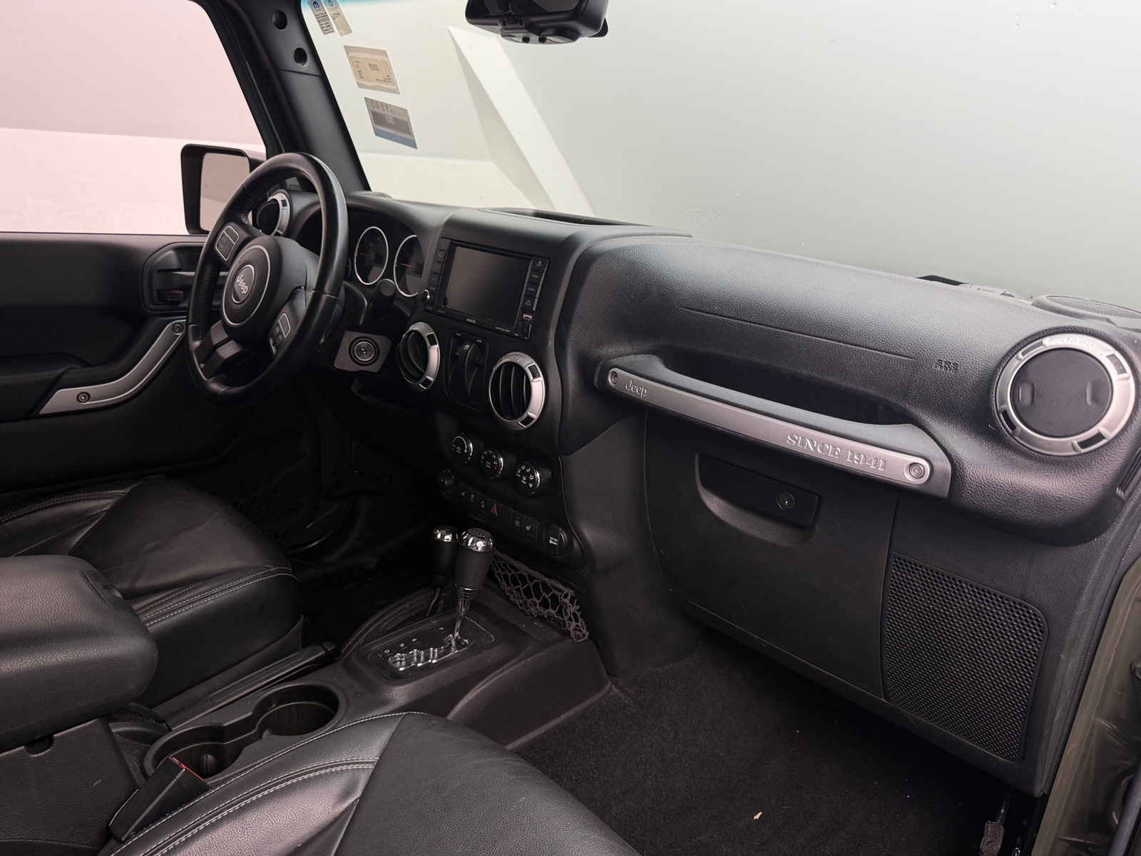 Thumbnail: 2015 Jeep Wrangler - 3
