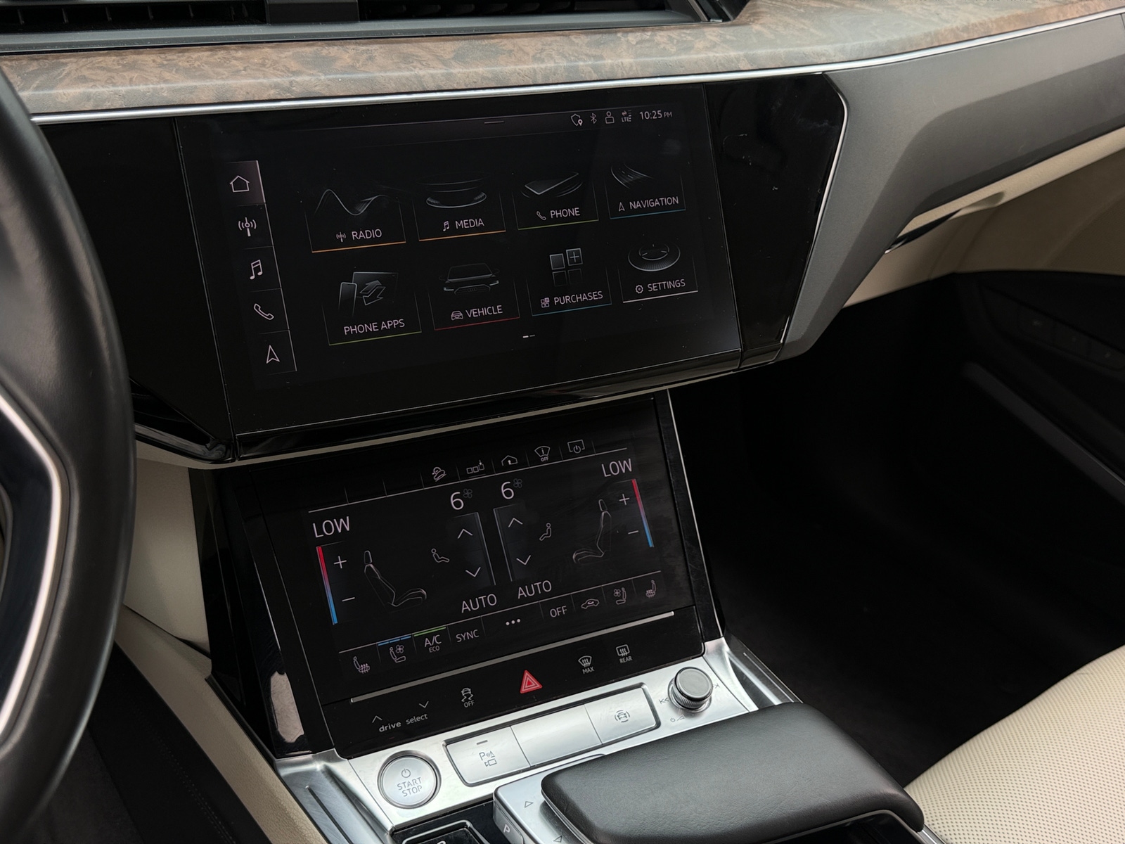 Thumbnail: 2019 Audi e-tron - 3
