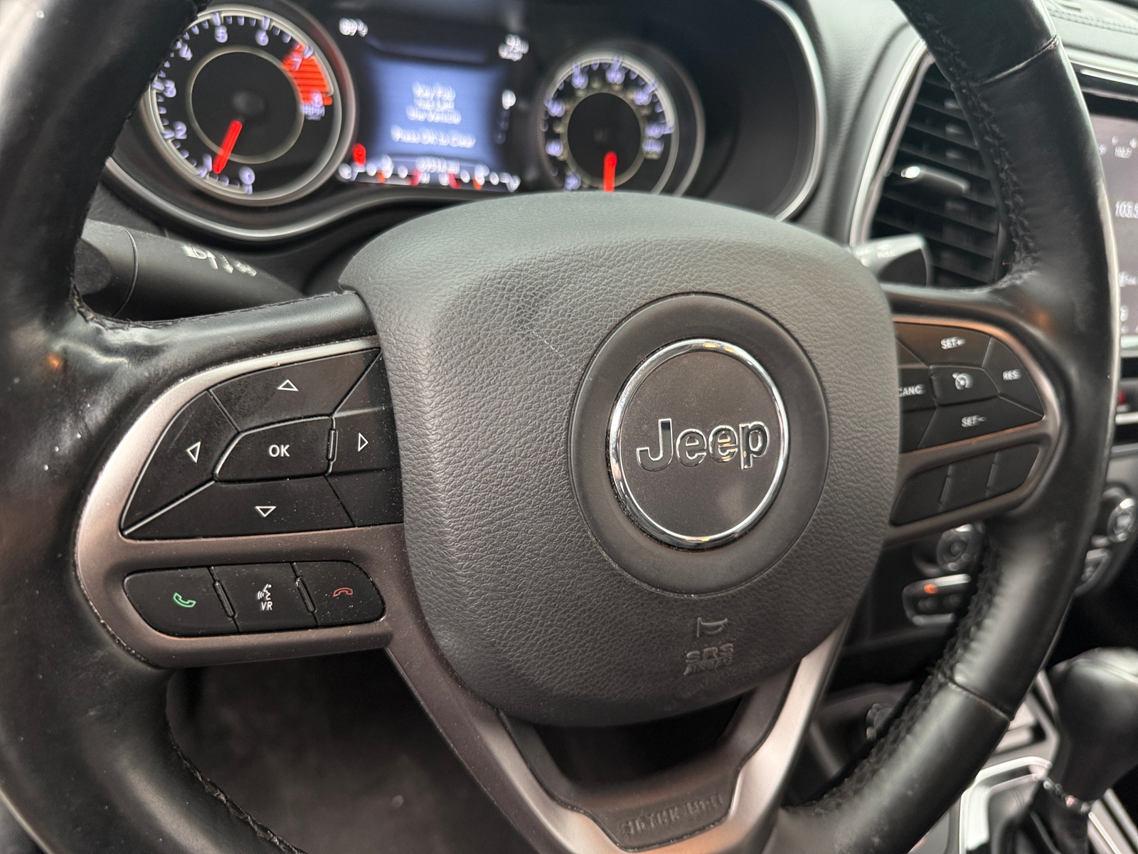 Thumbnail: 2020 Jeep Cherokee - 4