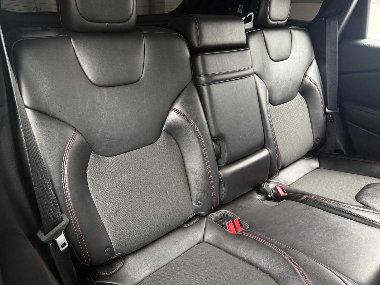 Thumbnail: 2019 Jeep Cherokee - 6