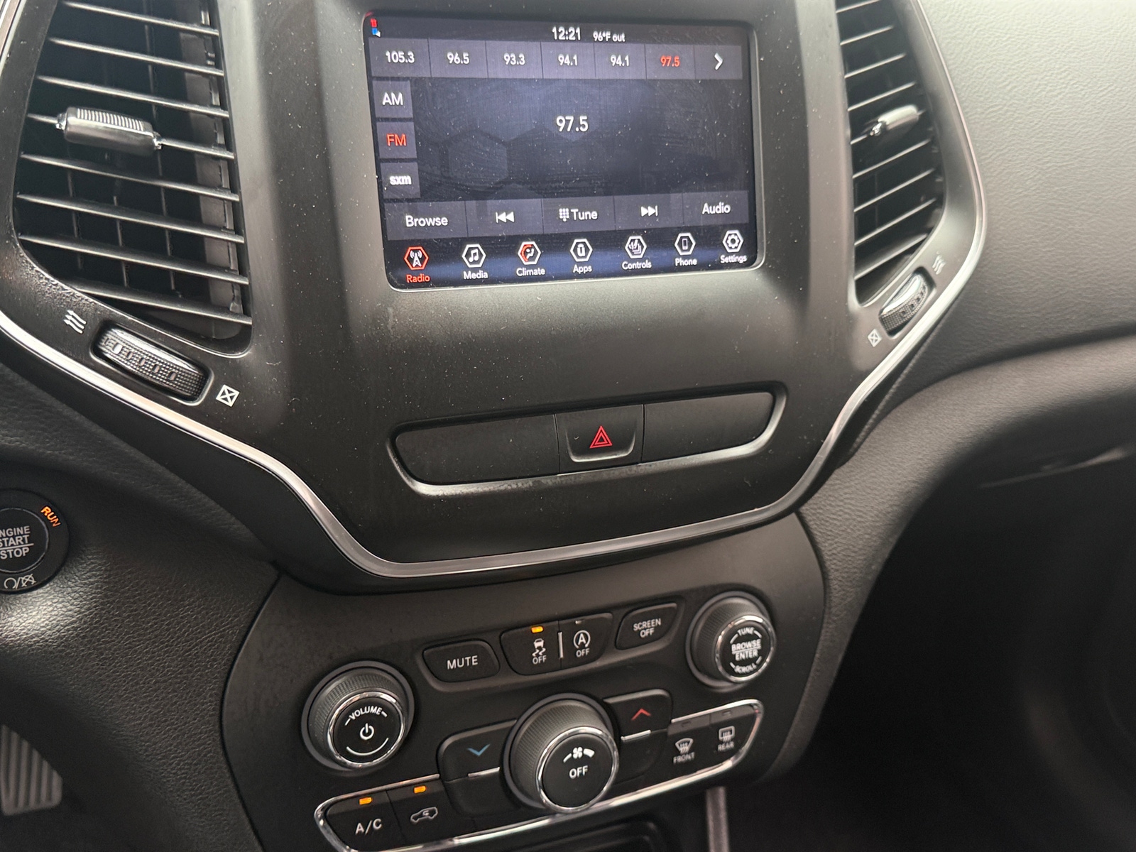 Thumbnail: 2019 Jeep Cherokee - 4
