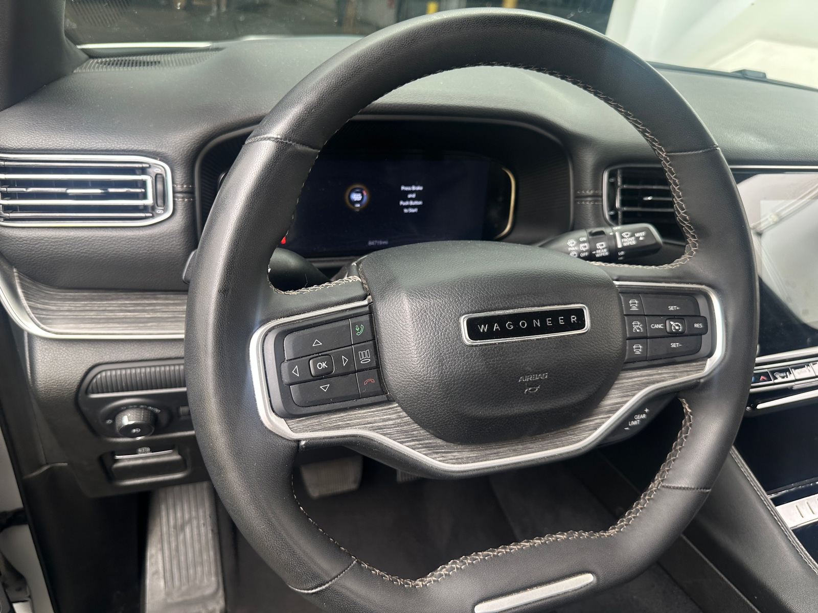 Thumbnail: 2024 Jeep Wagoneer - 4