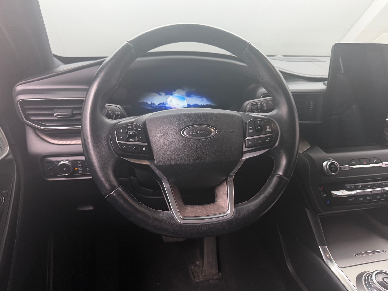 Thumbnail: 2020 Ford Explorer - 4