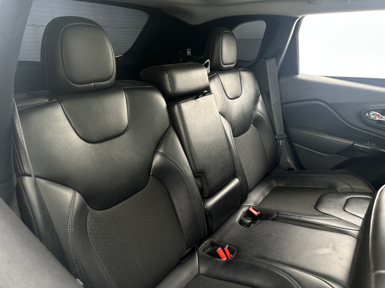 Thumbnail: 2020 Jeep Cherokee - 6