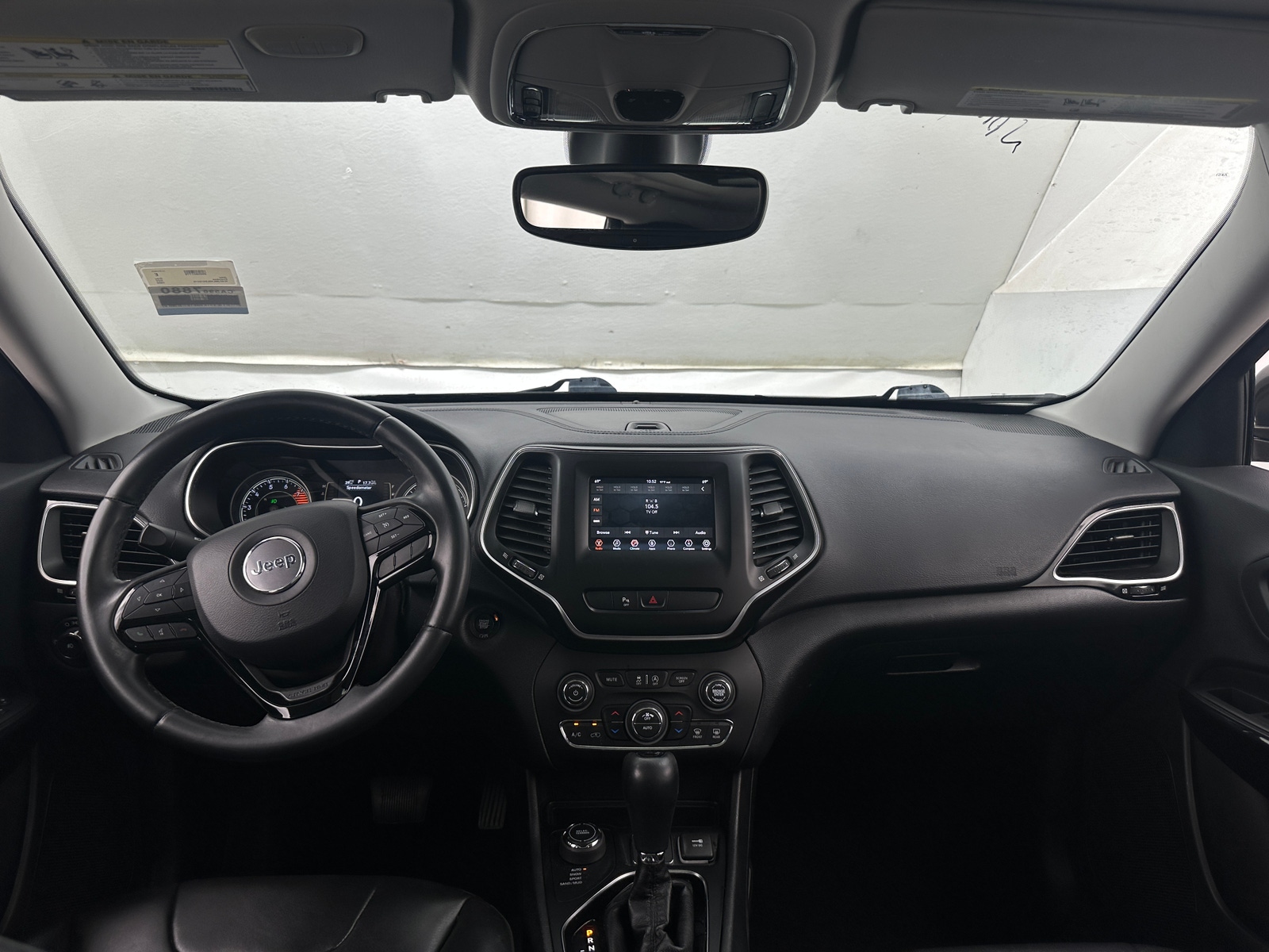 Thumbnail: 2020 Jeep Cherokee - 3