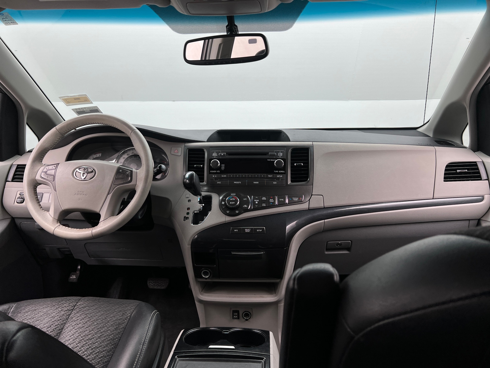 Thumbnail: 2012 Toyota Sienna - 3