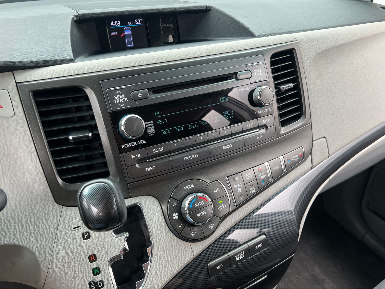 Thumbnail: 2012 Toyota Sienna - 4