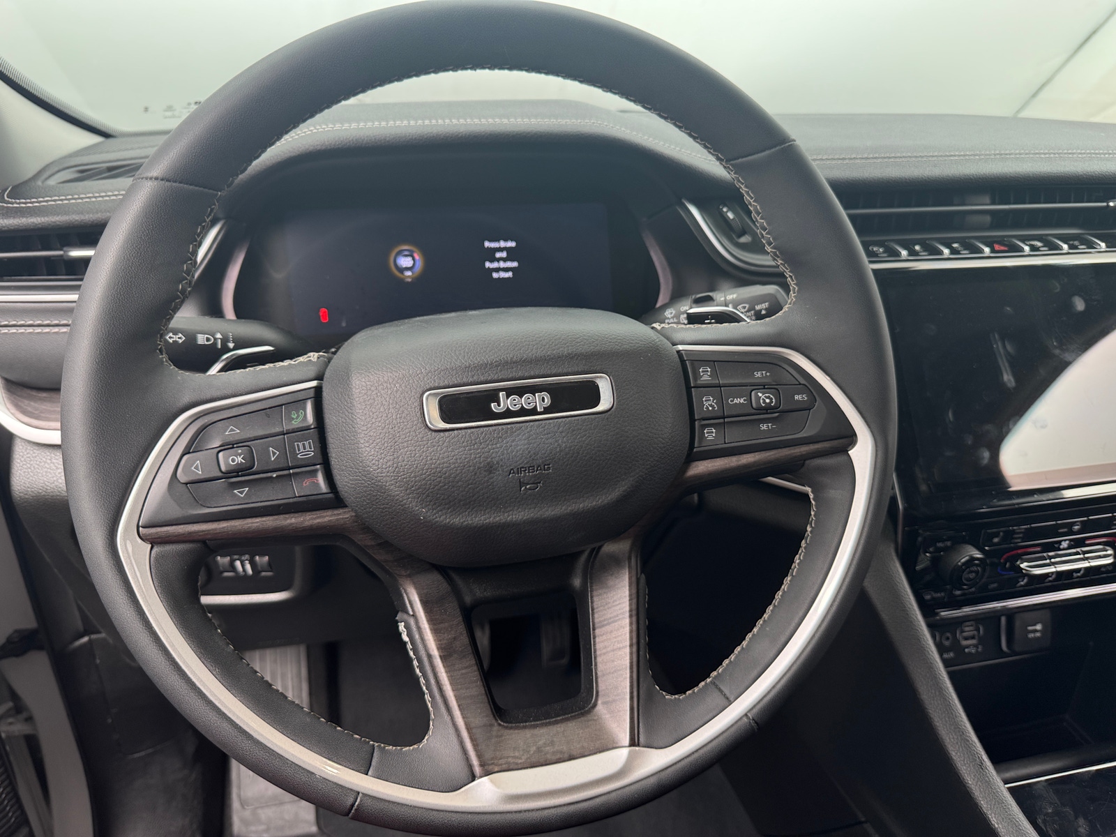 Thumbnail: 2023 Jeep Grand Cherokee - 4