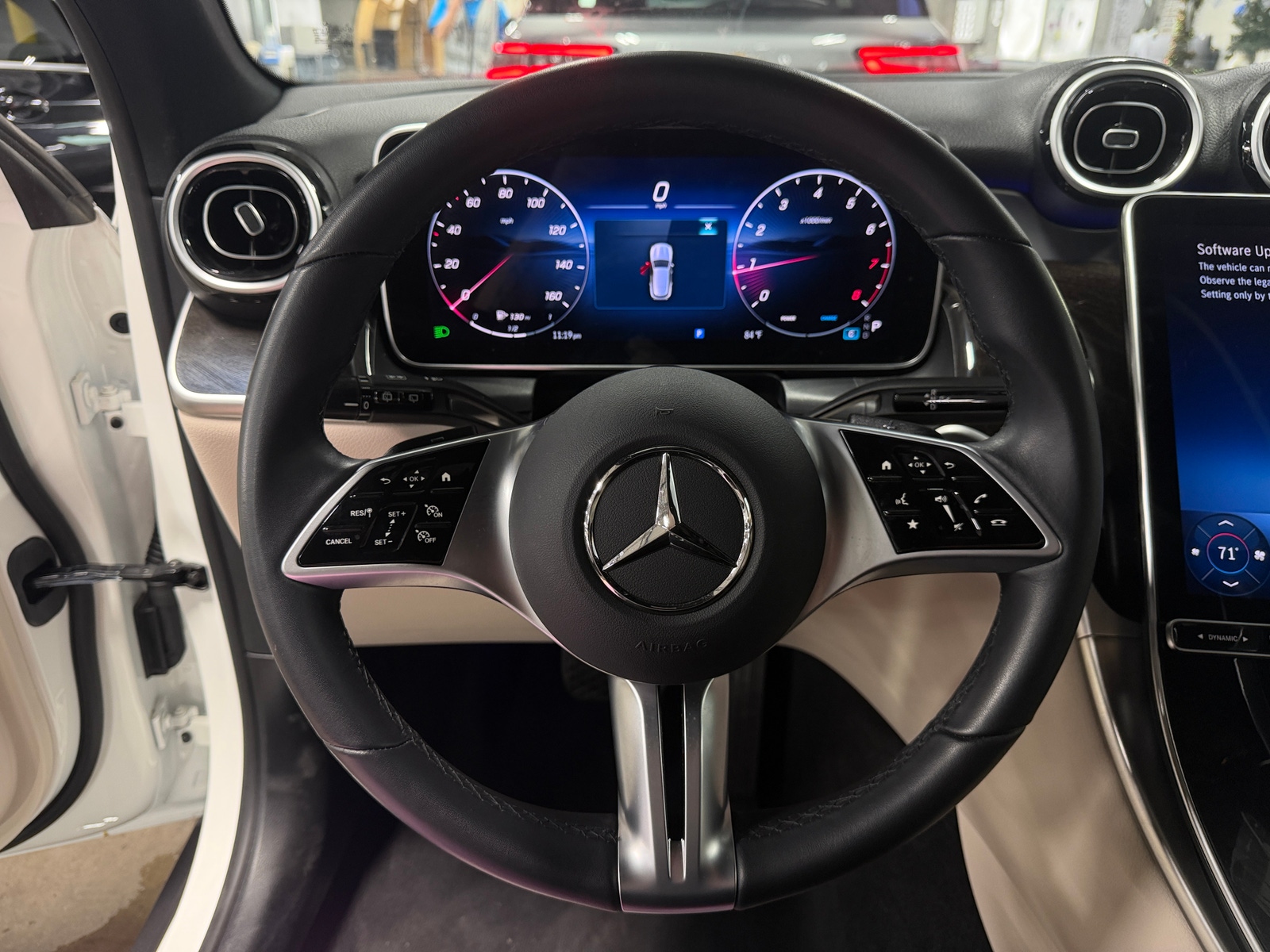 Thumbnail: 2025 Mercedes-Benz GLC - 4