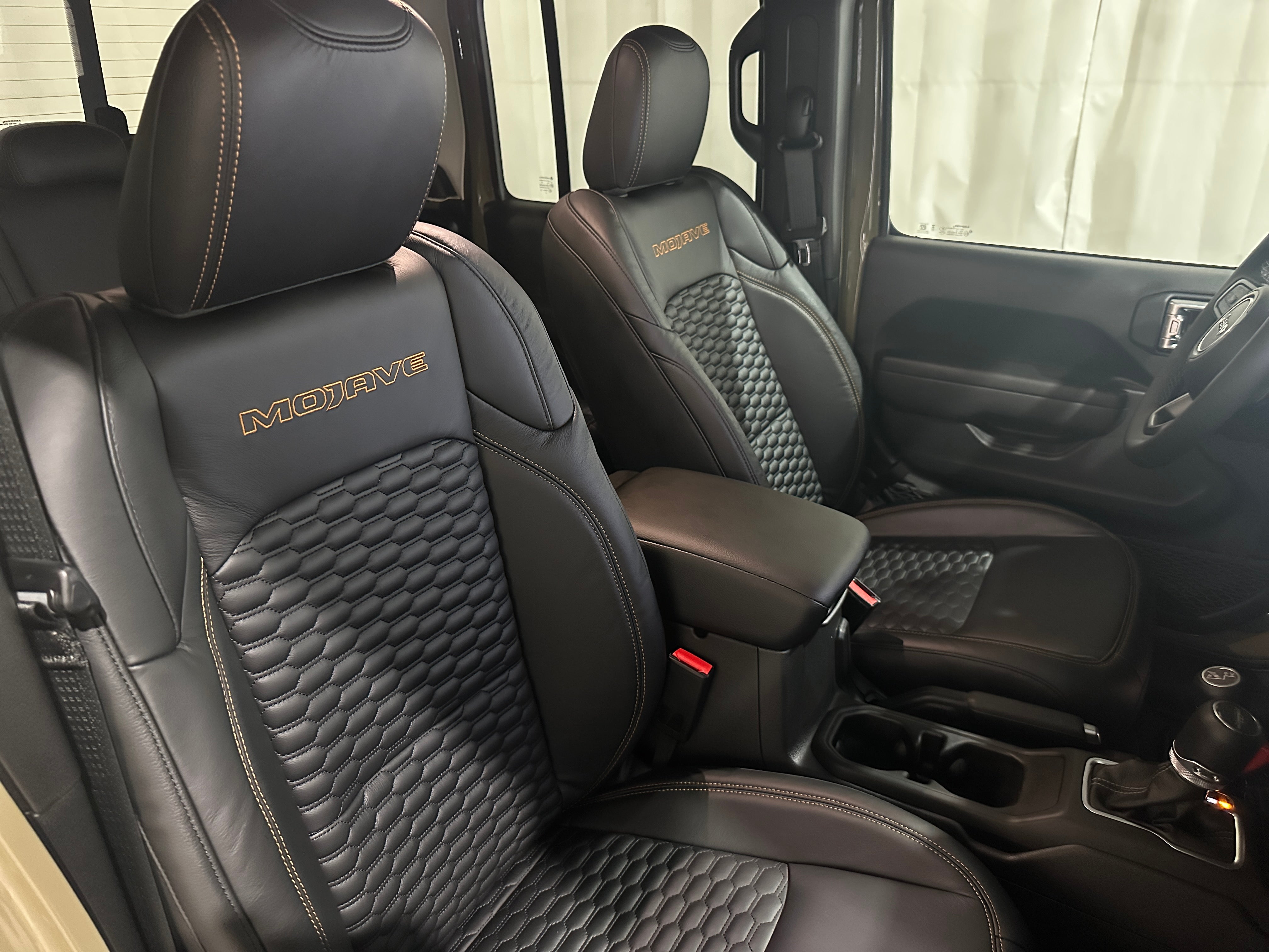 2026 Jeep Gladiator Mojave Auto's photo