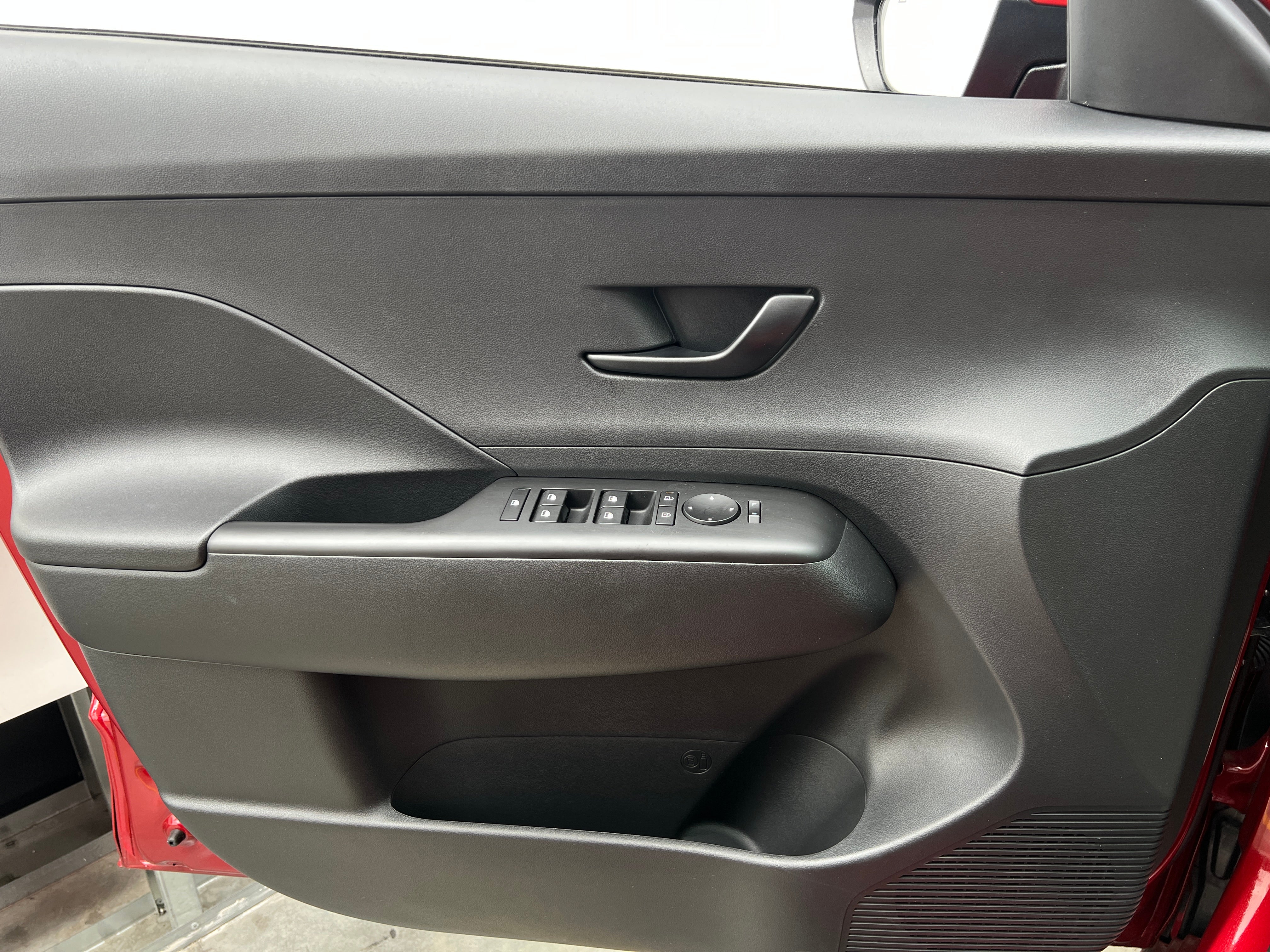 Used 2025 Hyundai Kona EV SE with VIN KM8HB3A7XSU029099 for sale in Auburn, WA