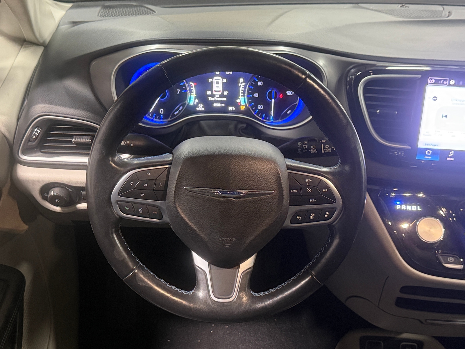 Thumbnail: 2021 Chrysler Pacifica - 4