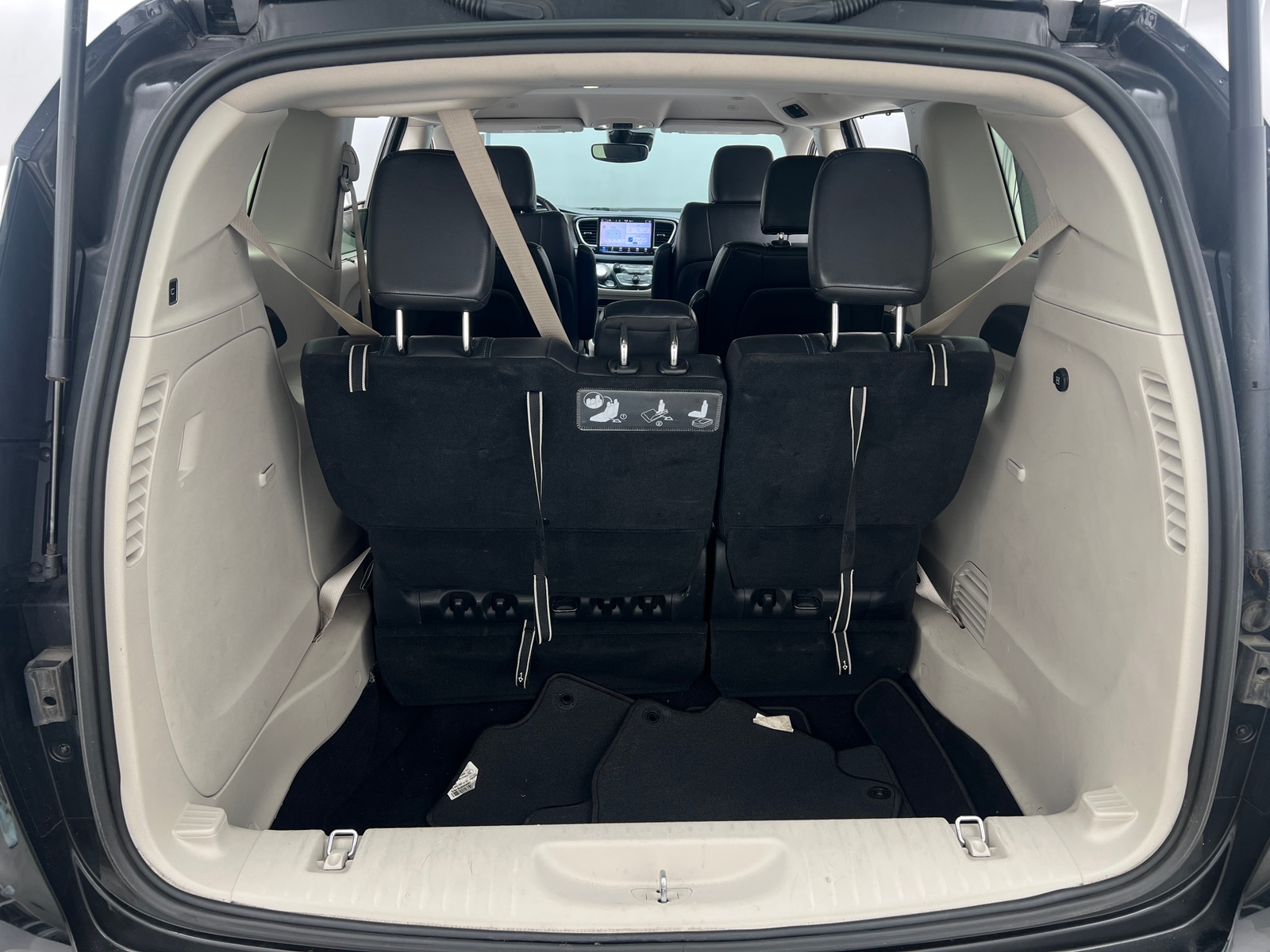 Thumbnail: 2021 Chrysler Pacifica - 6