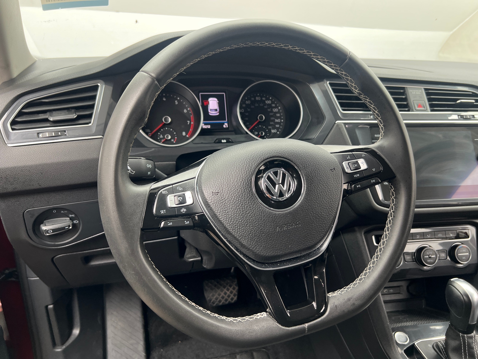Thumbnail: 2021 Volkswagen Tiguan - 4