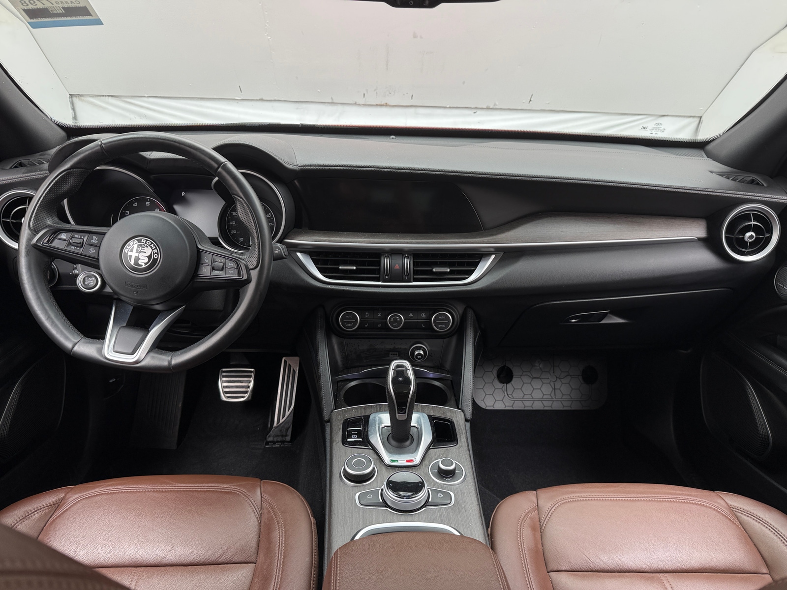 Thumbnail: 2023 Alfa Romeo Stelvio - 2