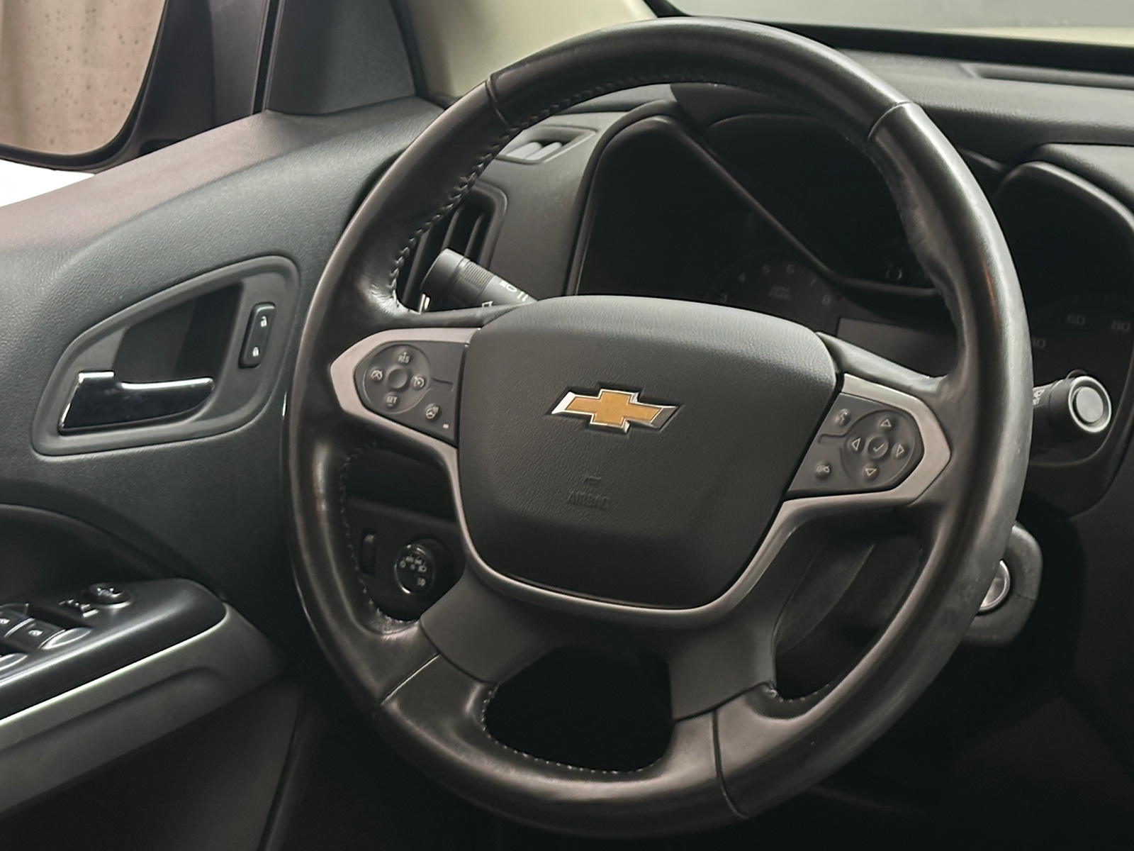 Thumbnail: 2022 Chevrolet Colorado - 4