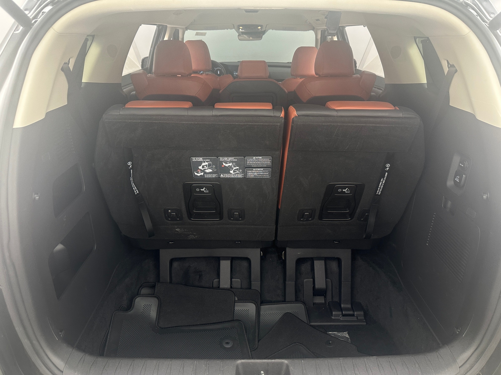 Thumbnail: 2023 Kia Carnival - 6