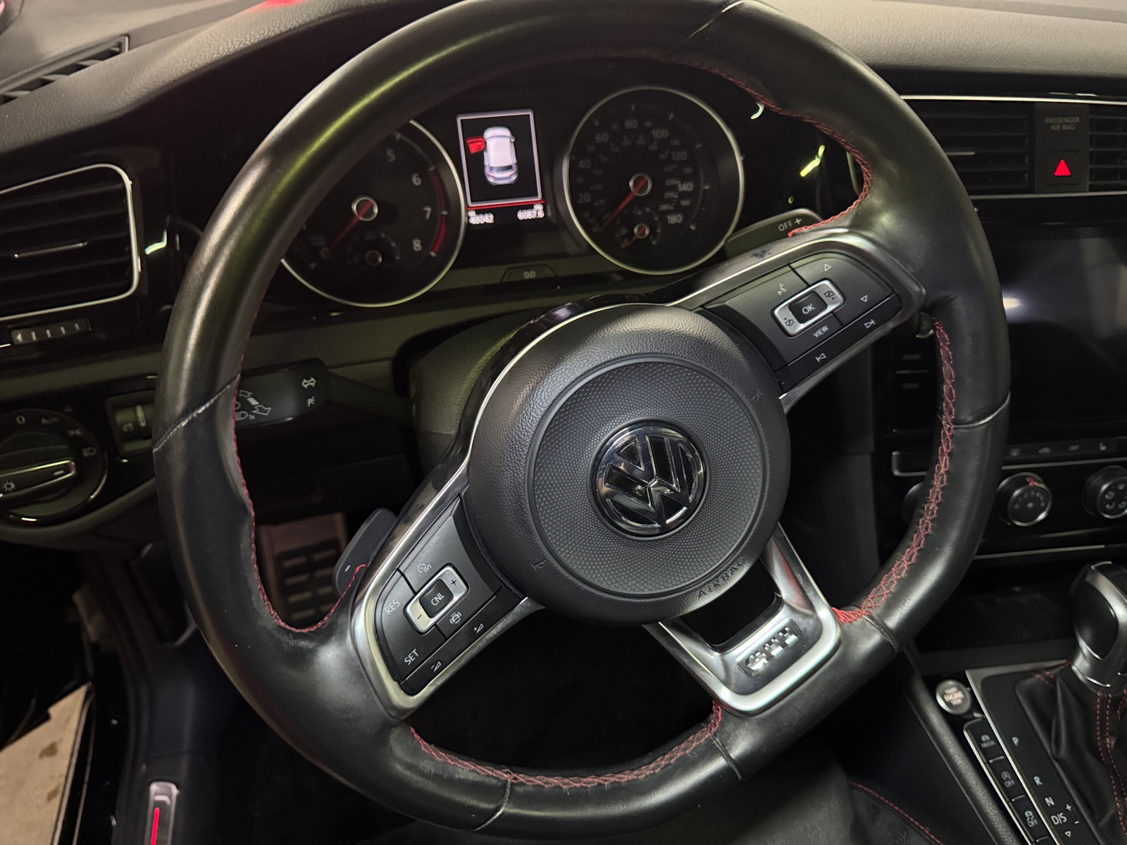 Thumbnail: 2019 Volkswagen Golf - 4