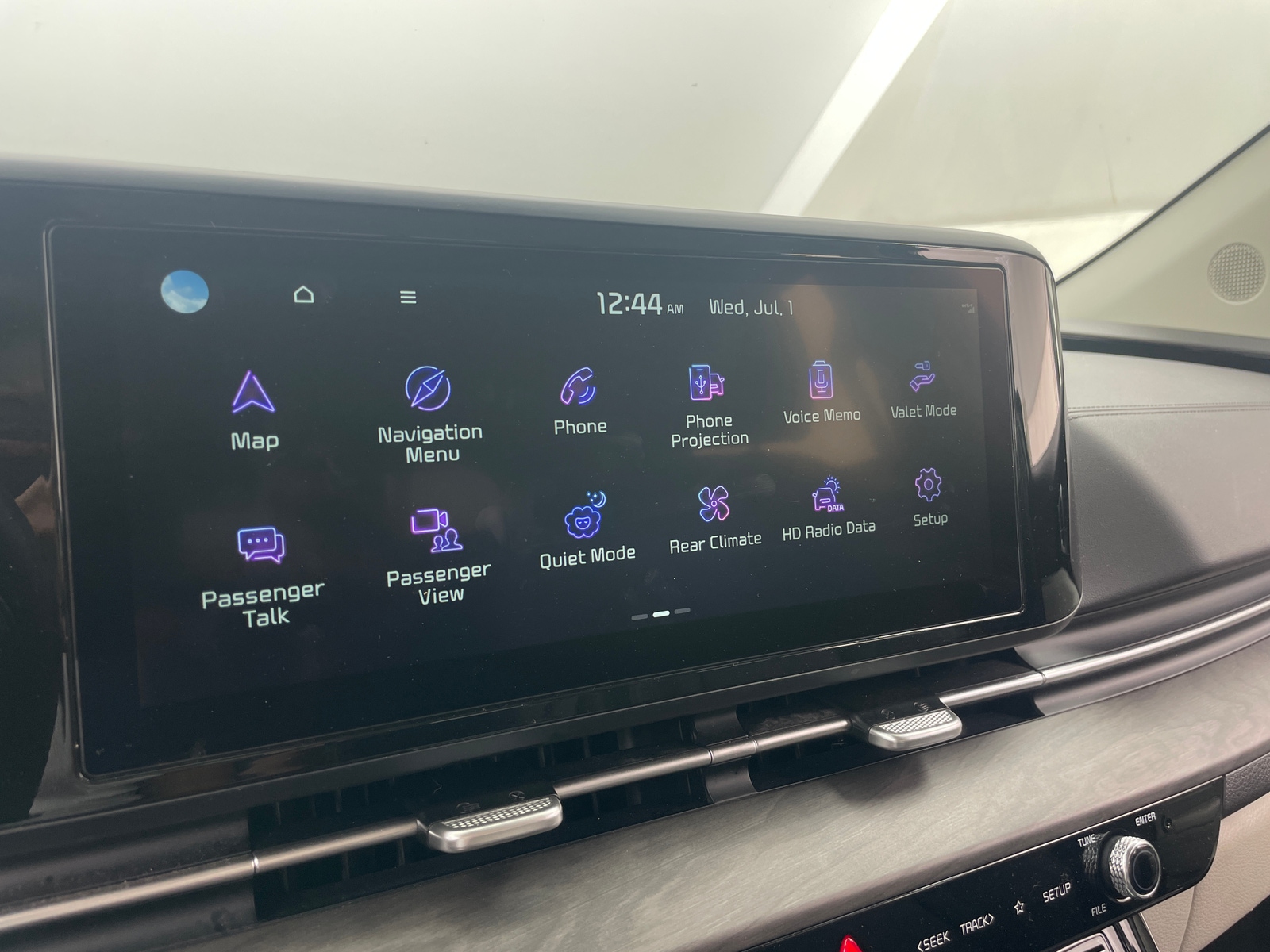 Thumbnail: 2024 Kia Carnival - 3