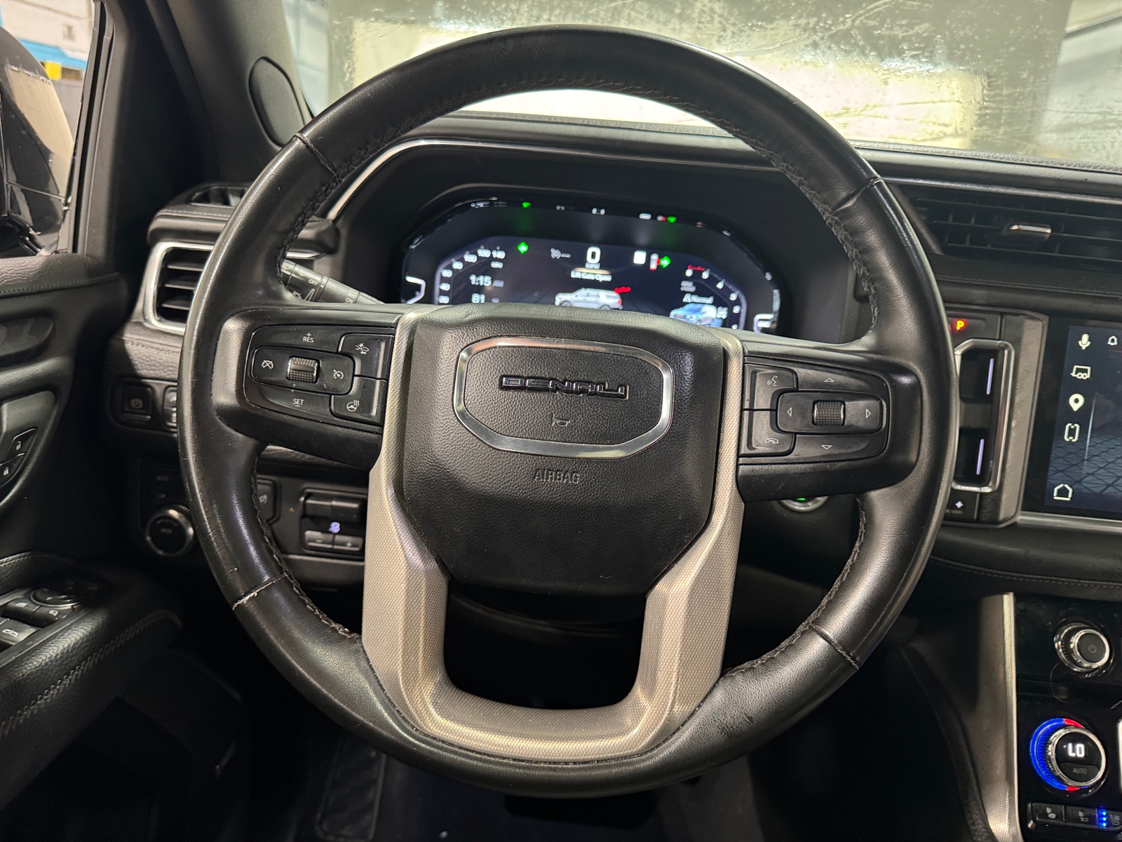 Thumbnail: 2023 GMC Yukon XL - 4