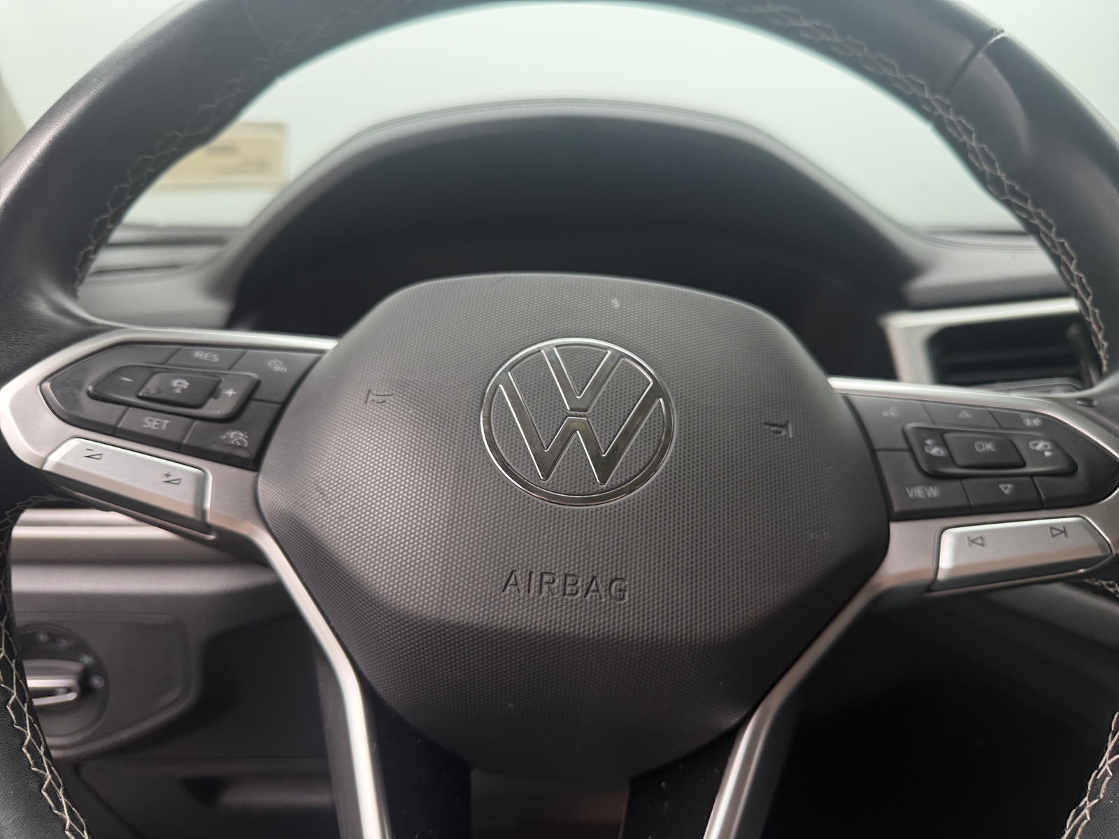Thumbnail: 2023 Volkswagen Atlas - 4