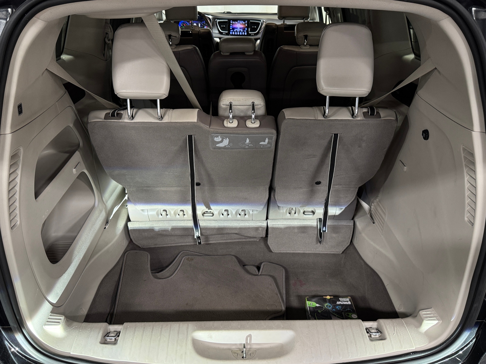 Thumbnail: 2017 Chrysler Pacifica - 6