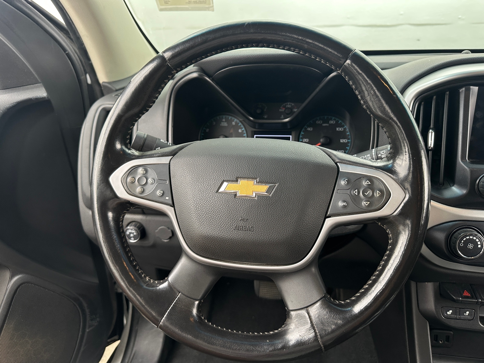 Thumbnail: 2022 Chevrolet Colorado - 5