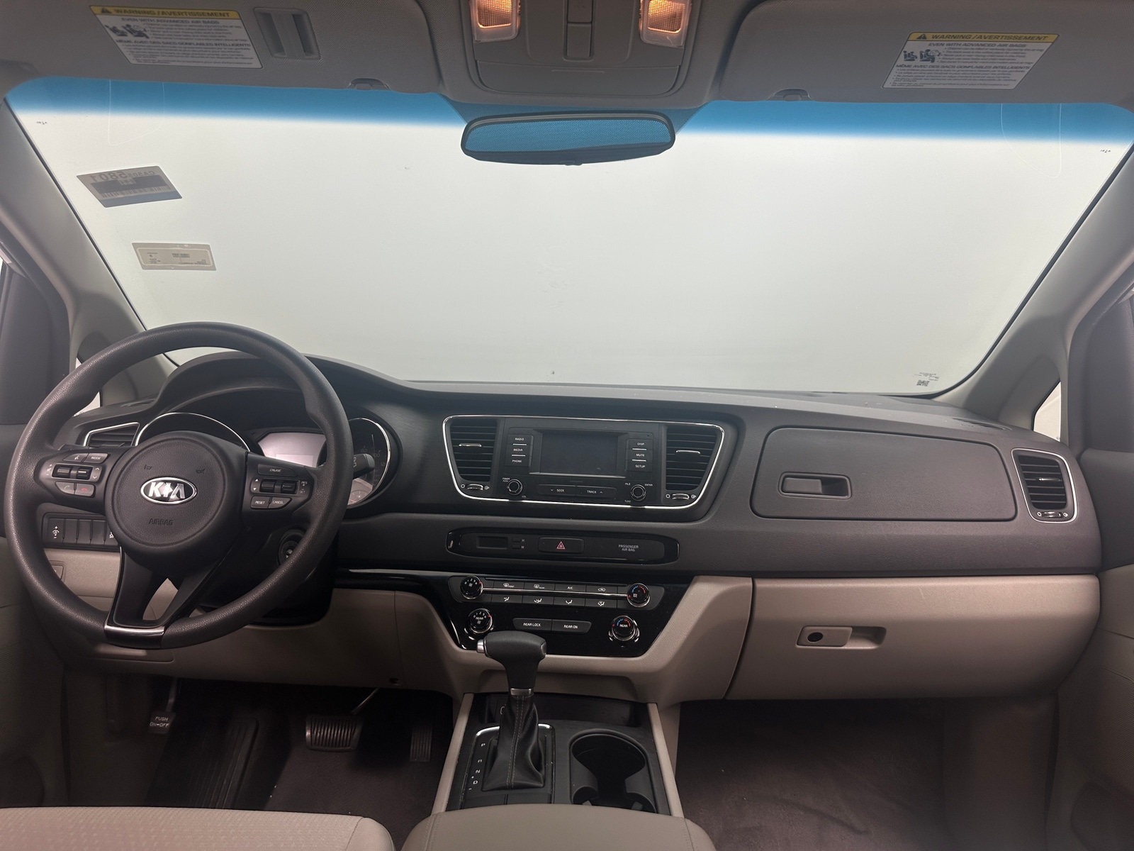 Thumbnail: 2018 Kia Sedona - 3