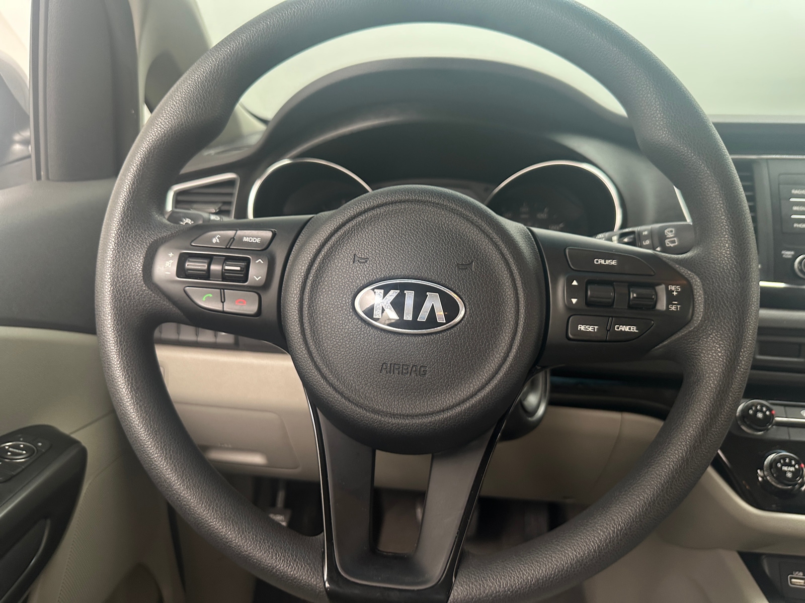 Thumbnail: 2018 Kia Sedona - 5