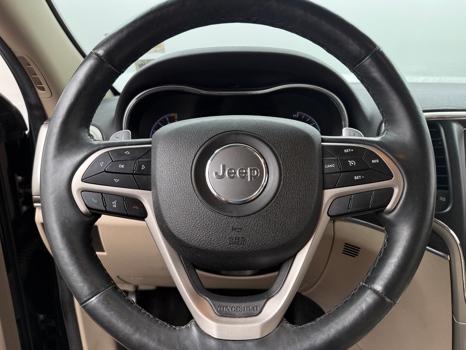 Thumbnail: 2017 Jeep Grand Cherokee - 4