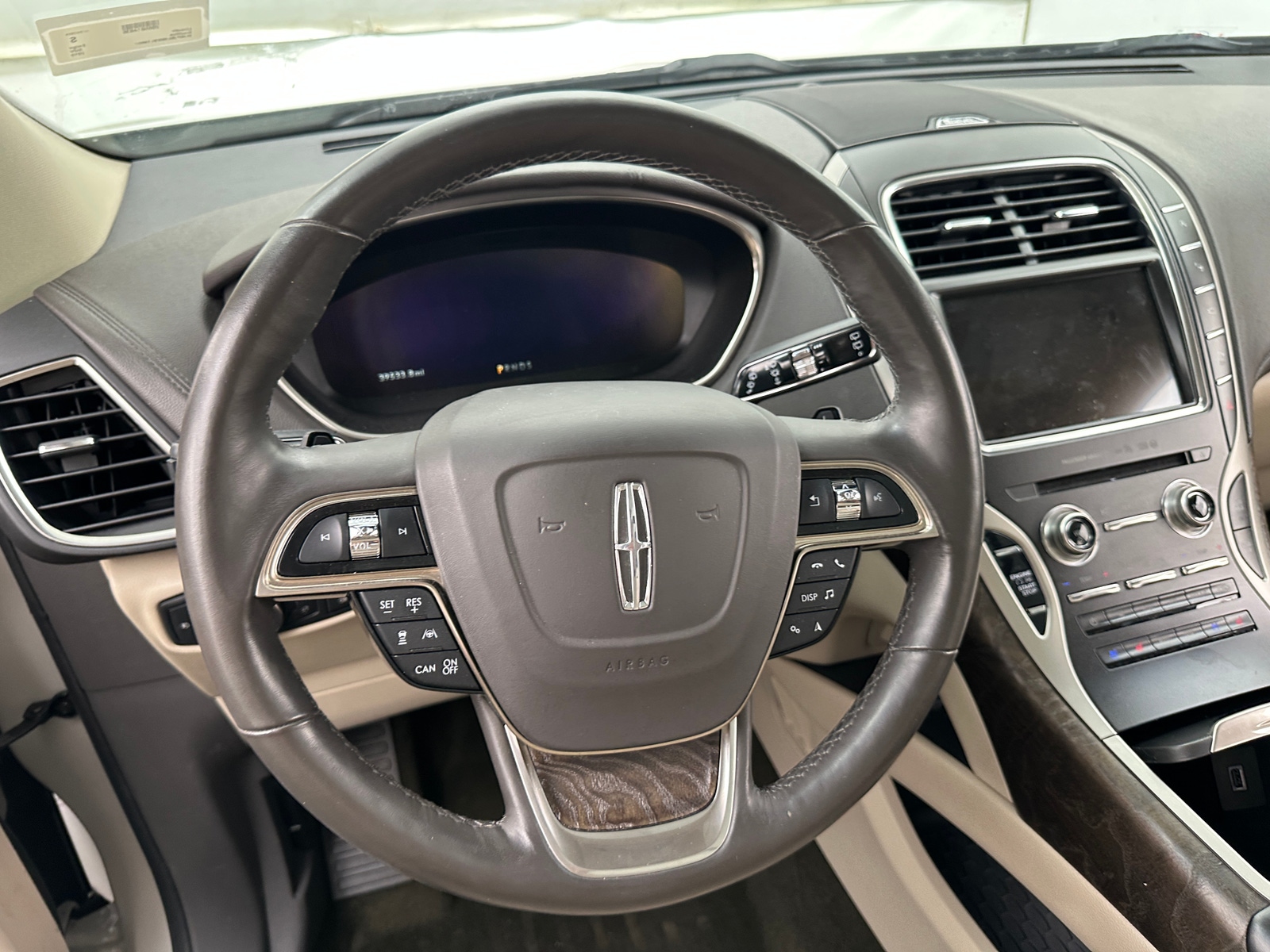 Thumbnail: 2019 Lincoln Nautilus - 4