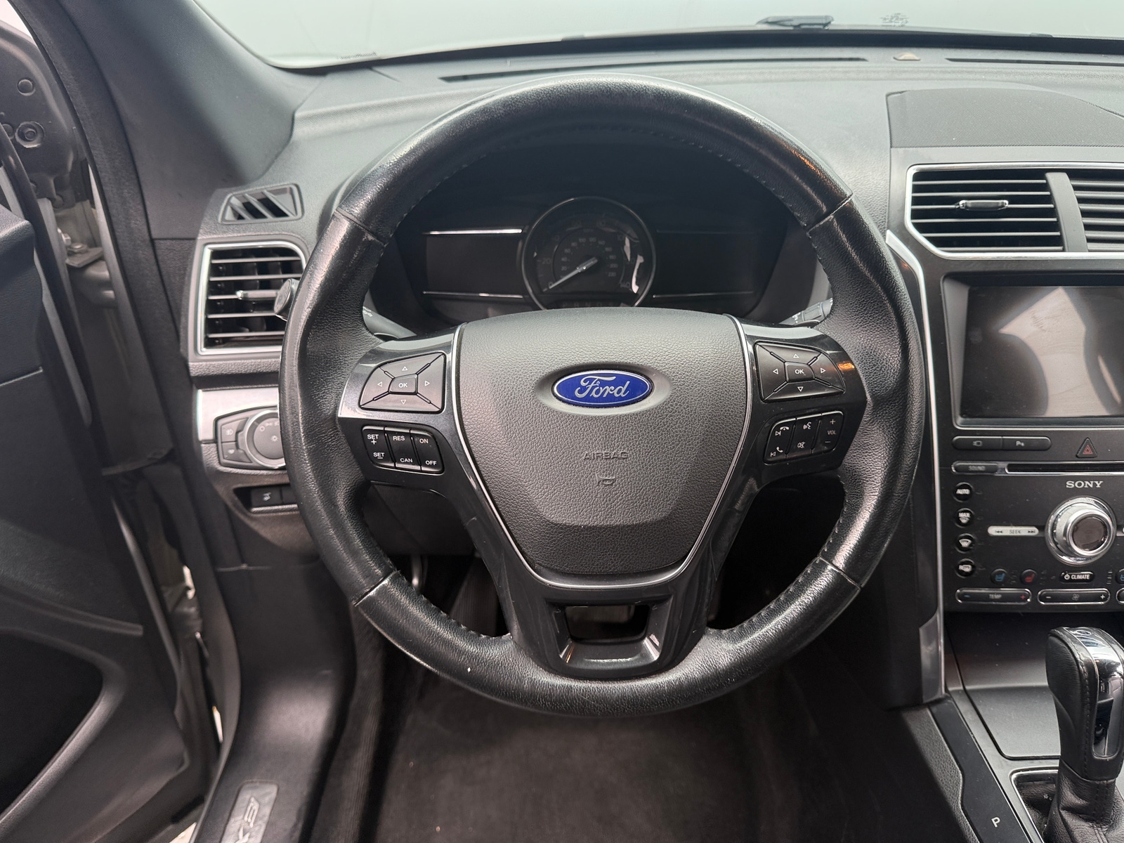 Thumbnail: 2017 Ford Explorer - 4
