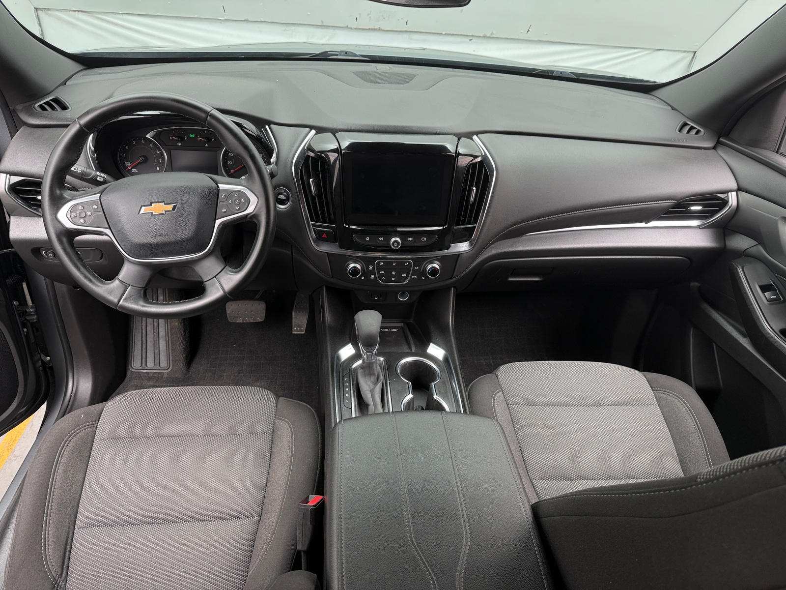 Thumbnail: 2023 Chevrolet Traverse - 3