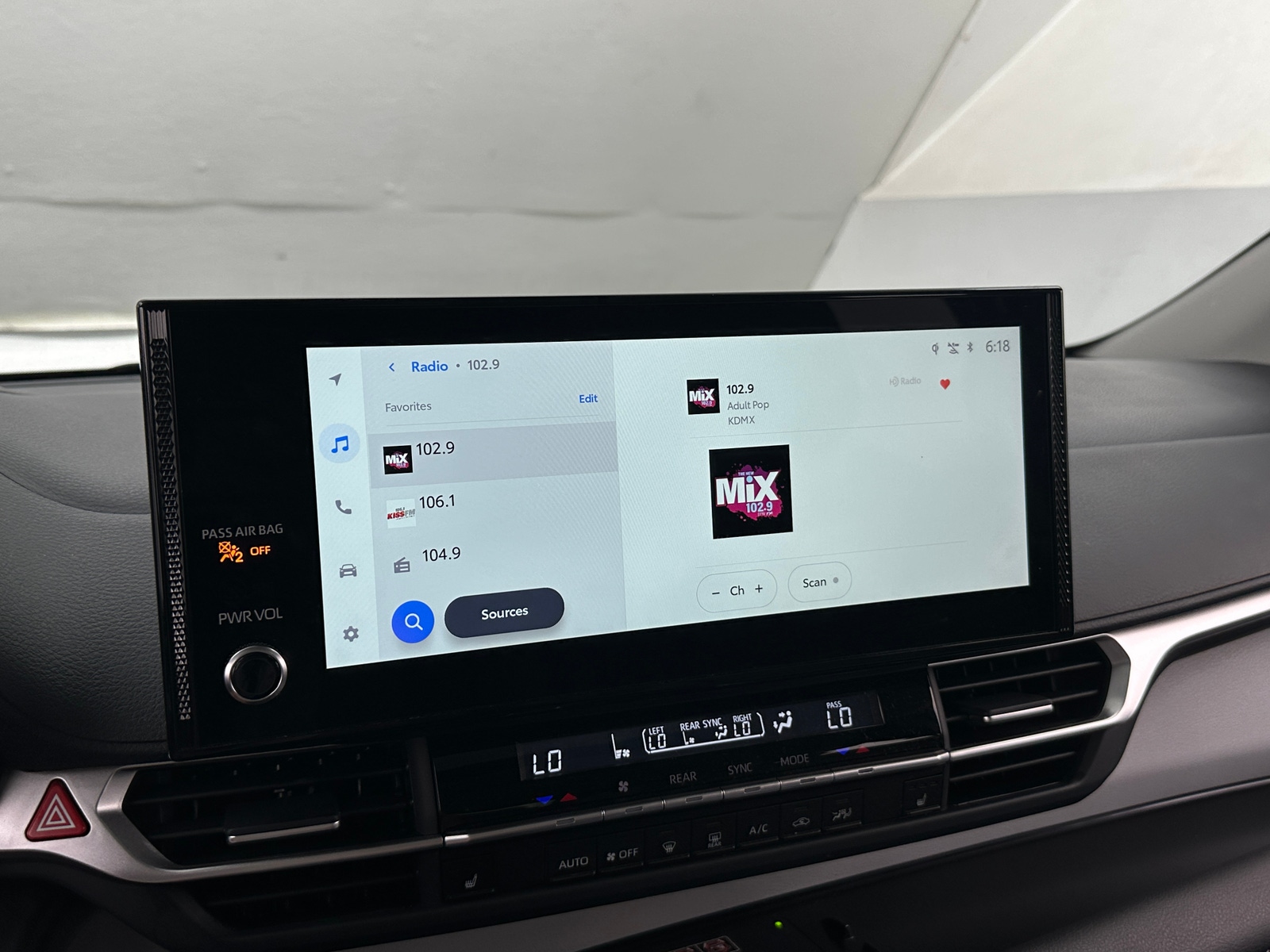 Thumbnail: 2026 Toyota Sienna - 3