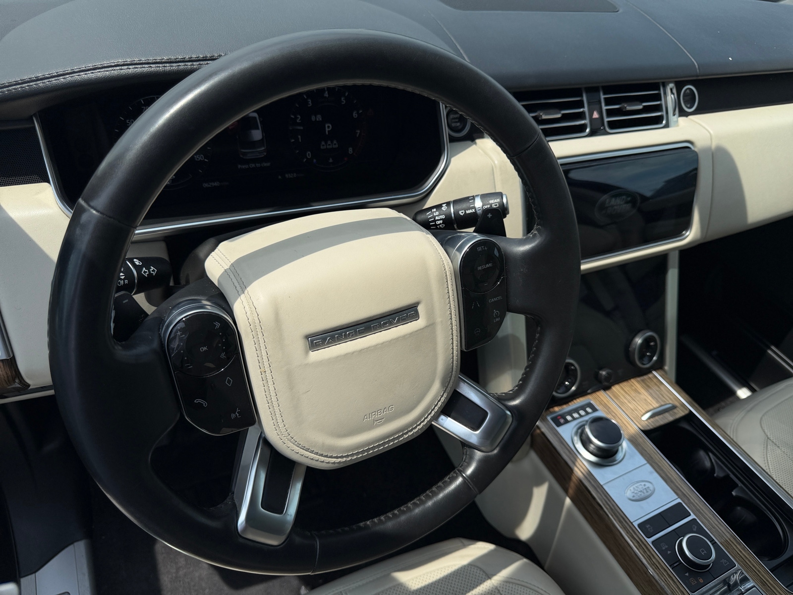 Thumbnail: 2019 Land Rover Range Rover - 4