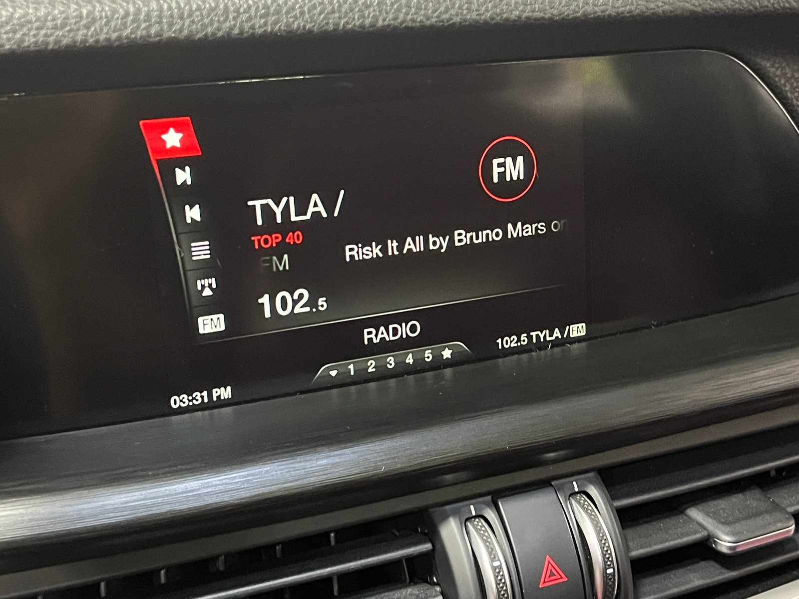 Thumbnail: 2019 Alfa Romeo Stelvio - 3