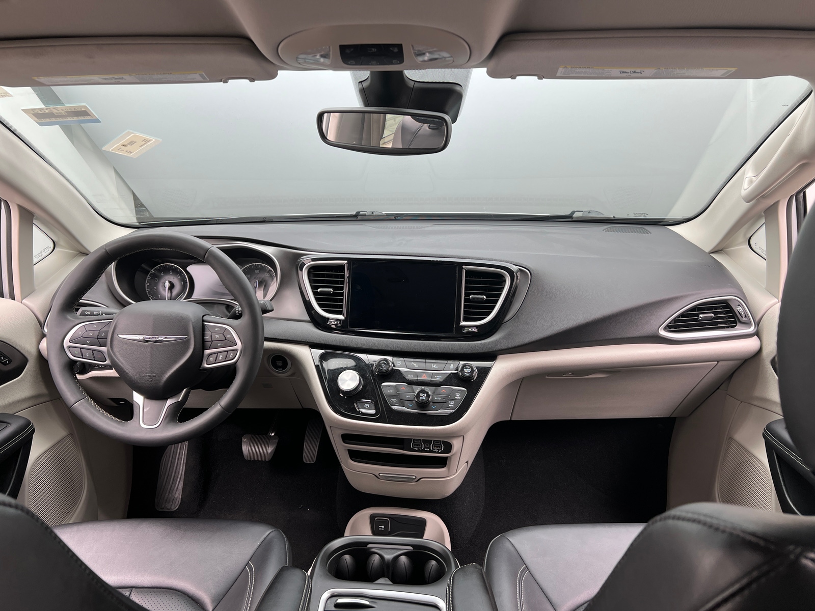 Thumbnail: 2024 Chrysler Pacifica - 3