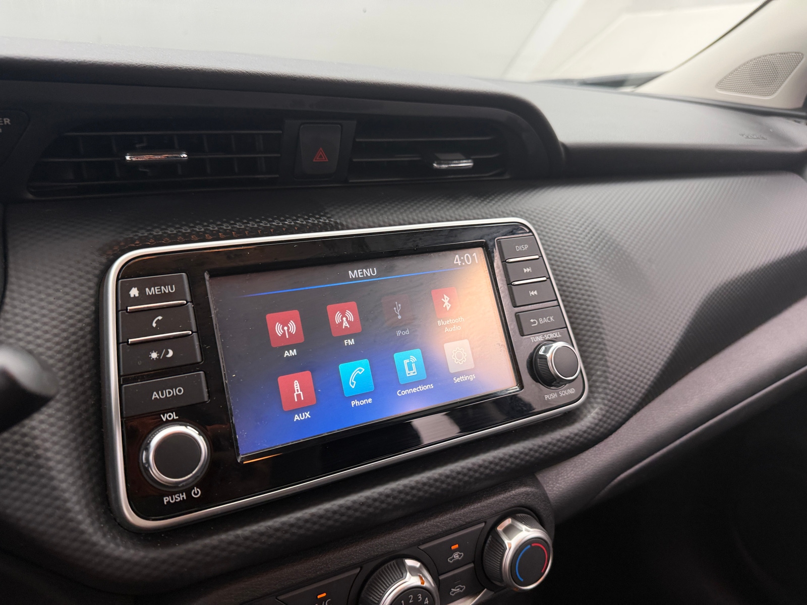 Thumbnail: 2024 Nissan Kicks - 4