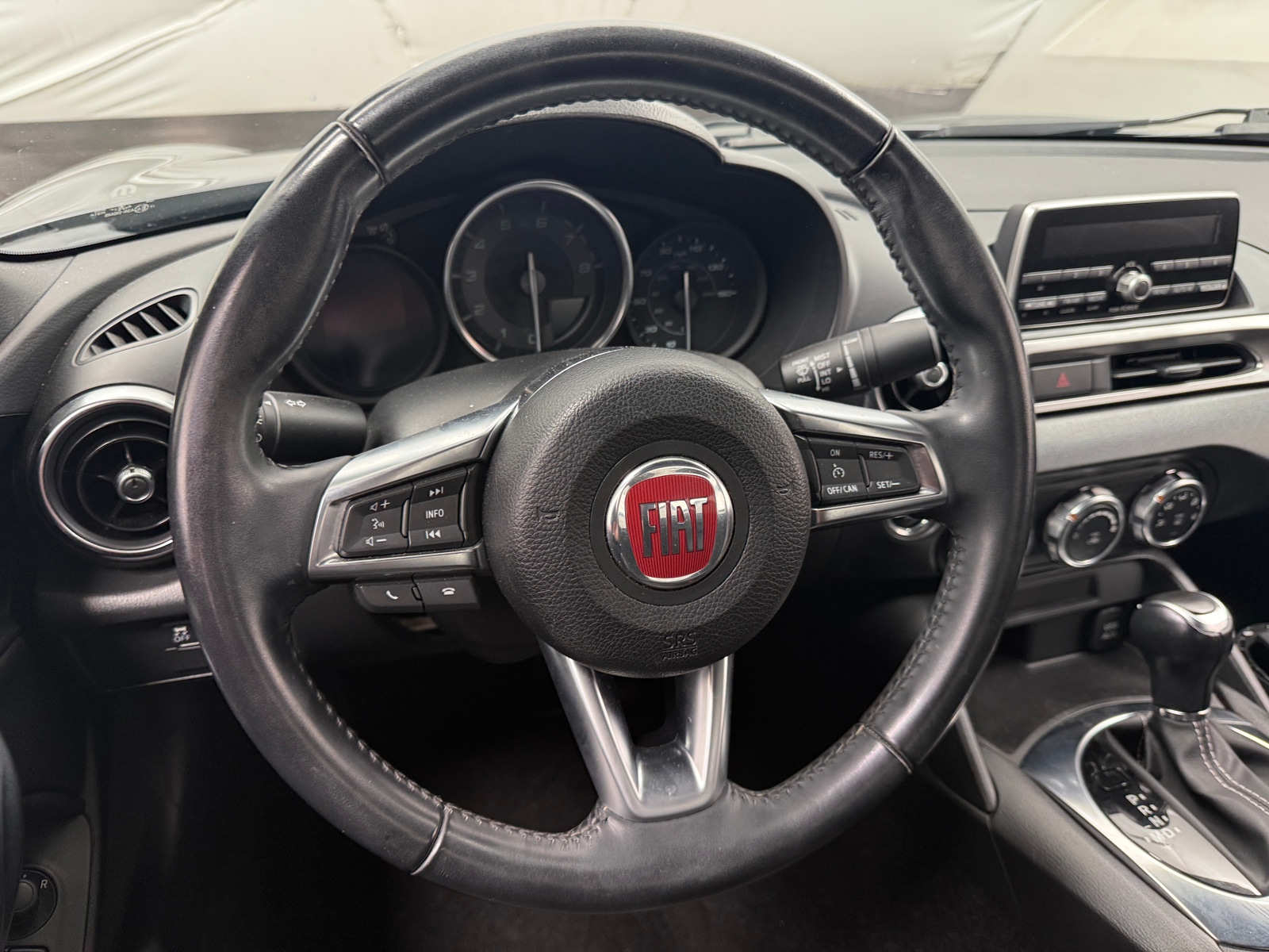Thumbnail: 2017 Fiat 124 Spider - 4