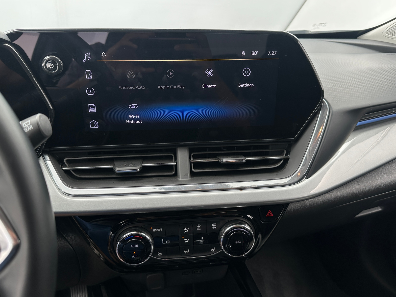 Thumbnail: 2025 Chevrolet Trax - 4