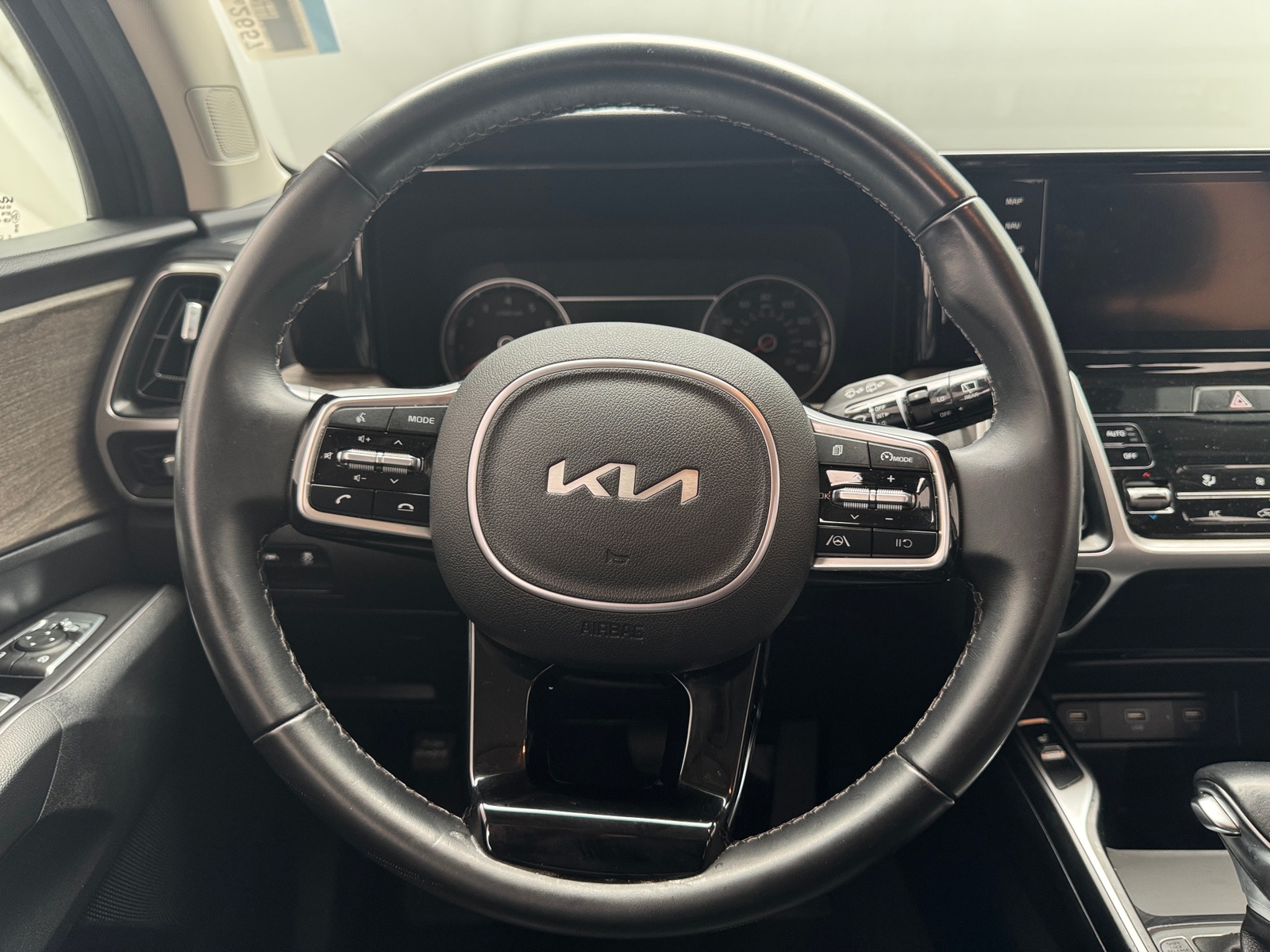 Thumbnail: 2022 Kia Sorento - 4