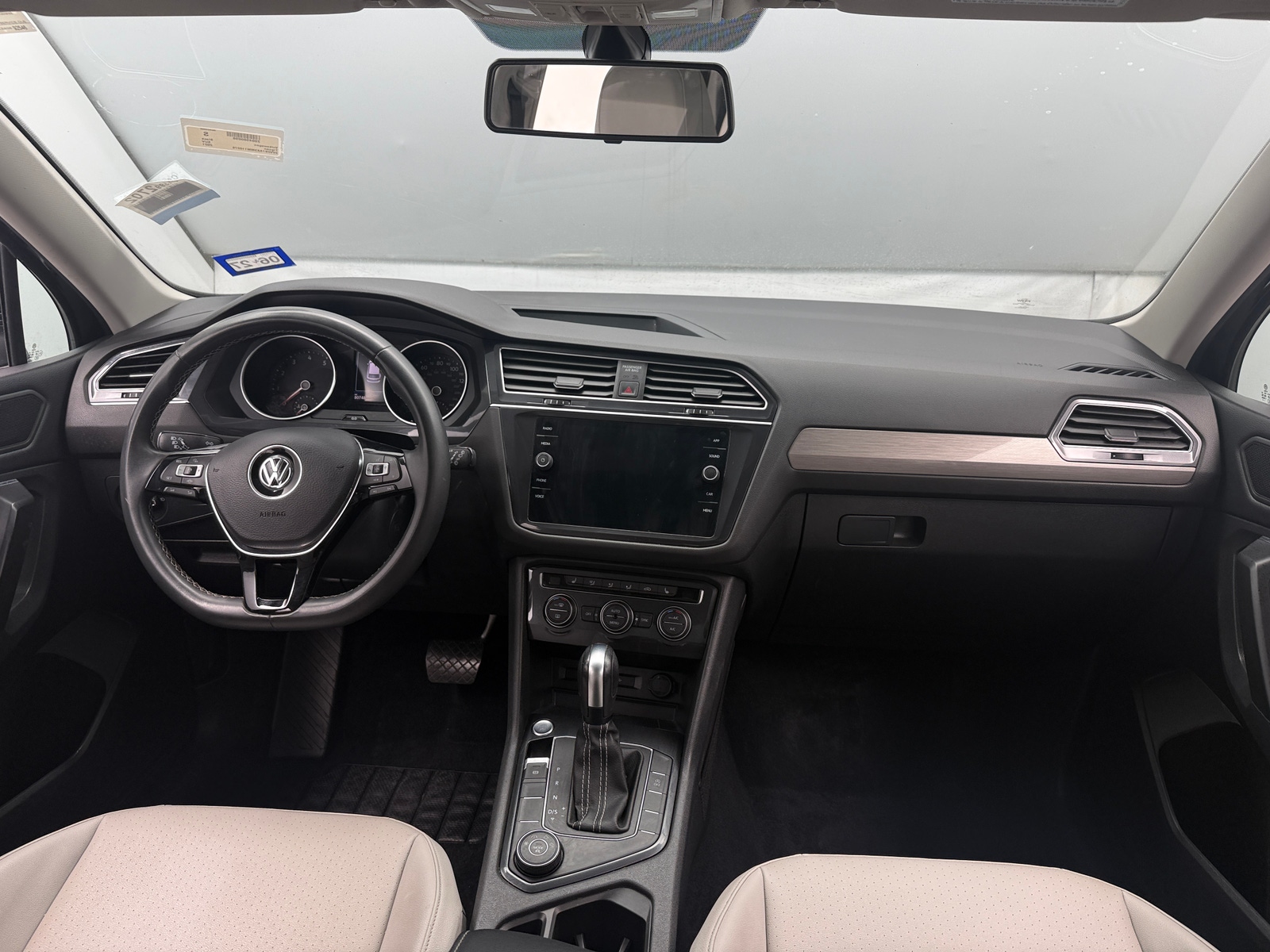 Thumbnail: 2021 Volkswagen Tiguan - 2