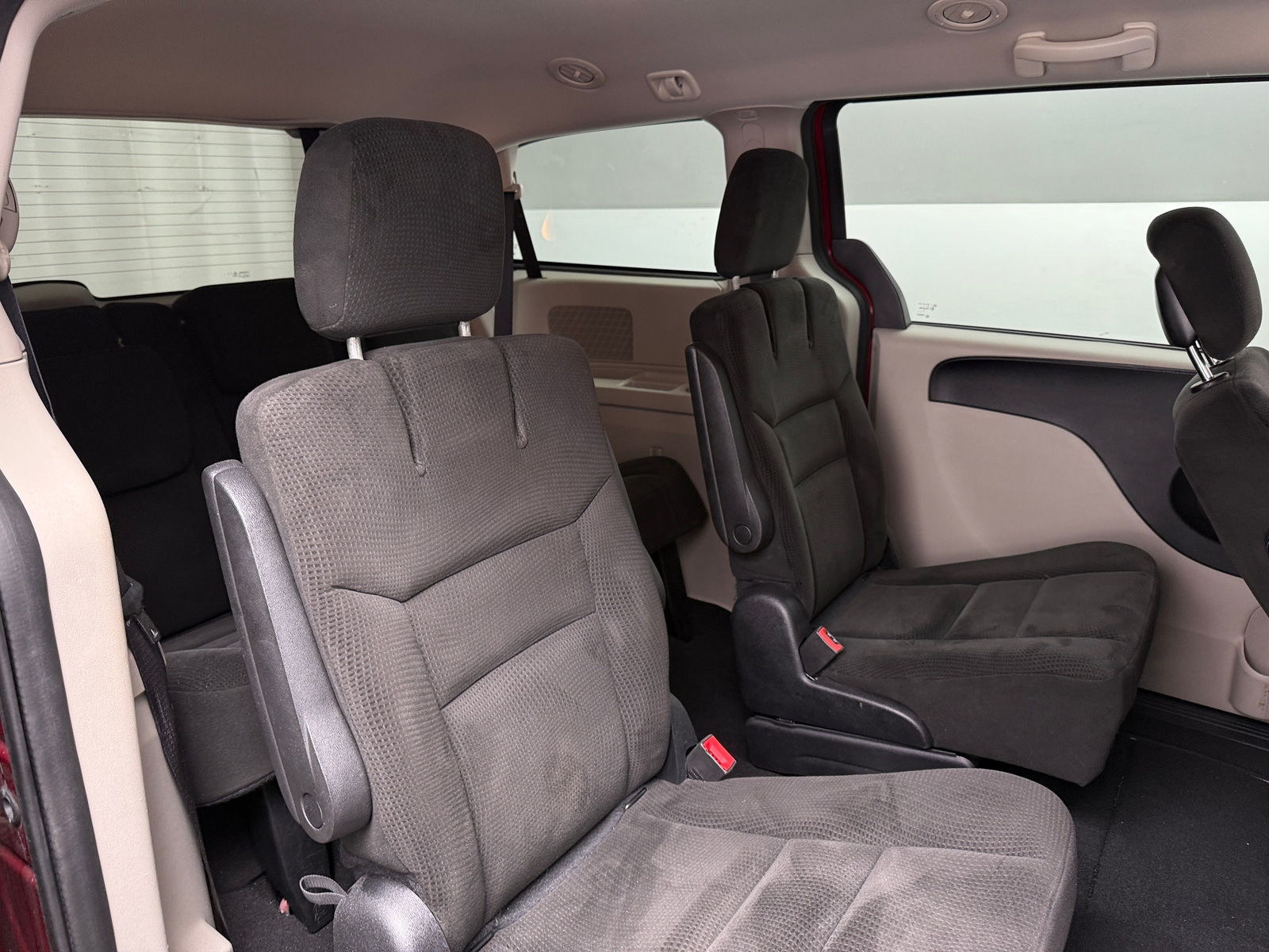 Thumbnail: 2016 Dodge Grand Caravan - 6