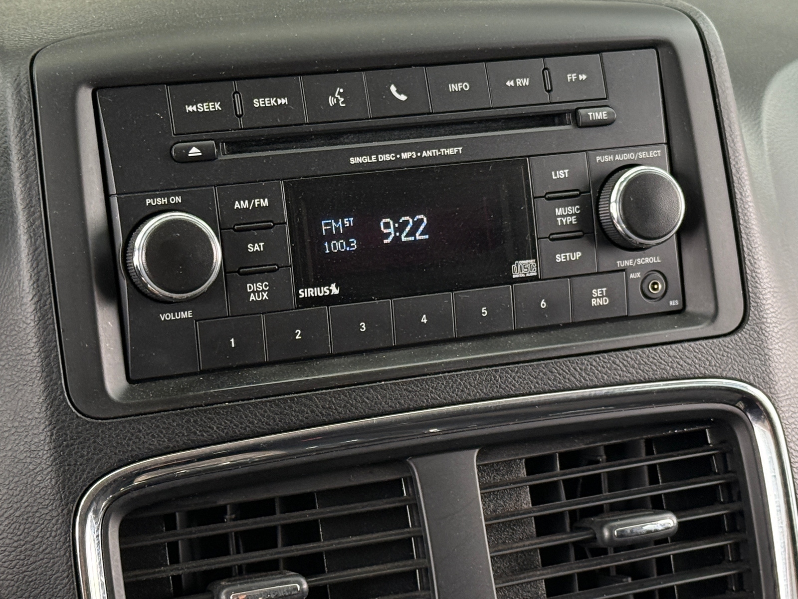 Thumbnail: 2016 Dodge Grand Caravan - 4