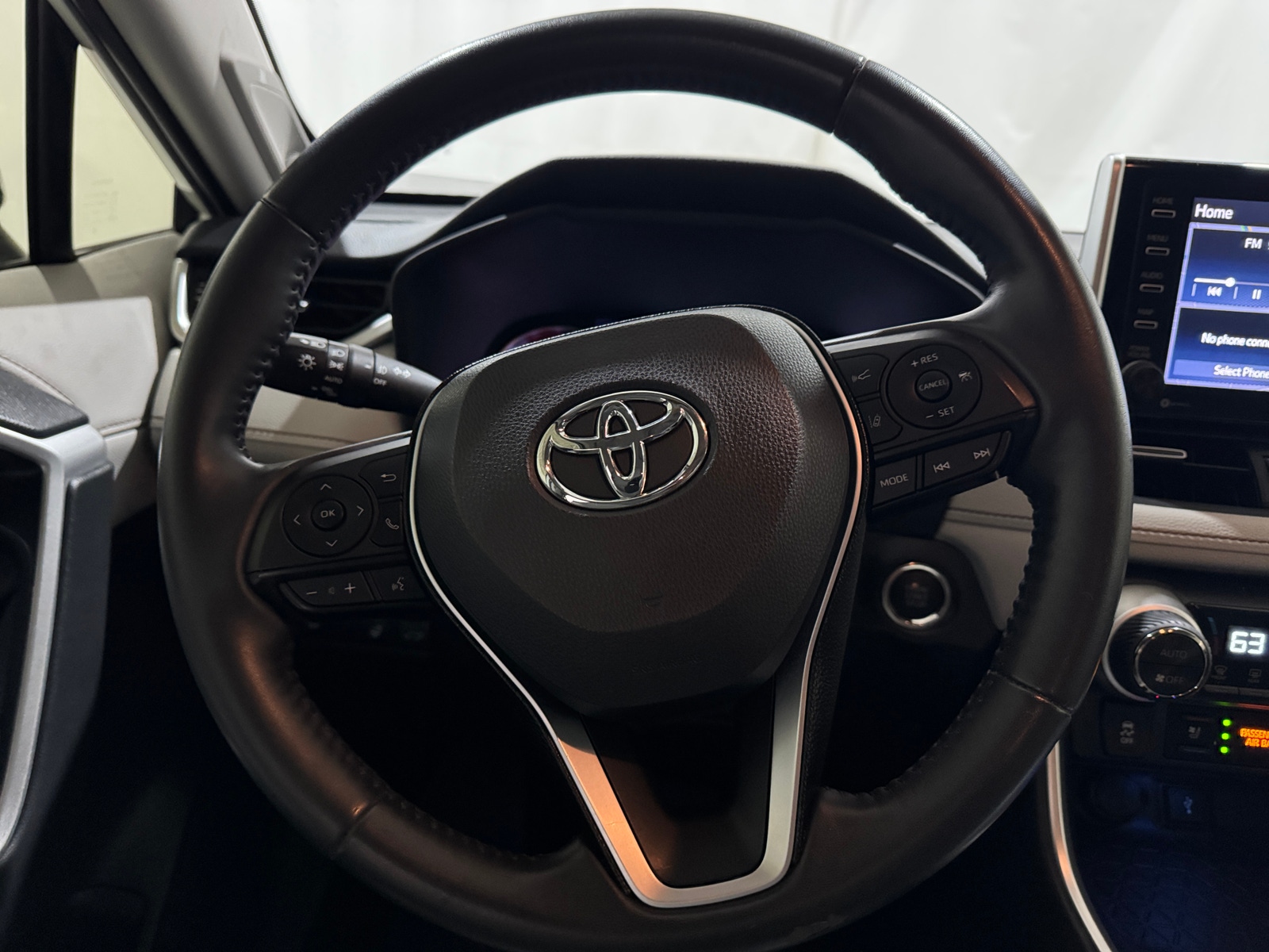 Thumbnail: 2020 Toyota RAV4 - 4