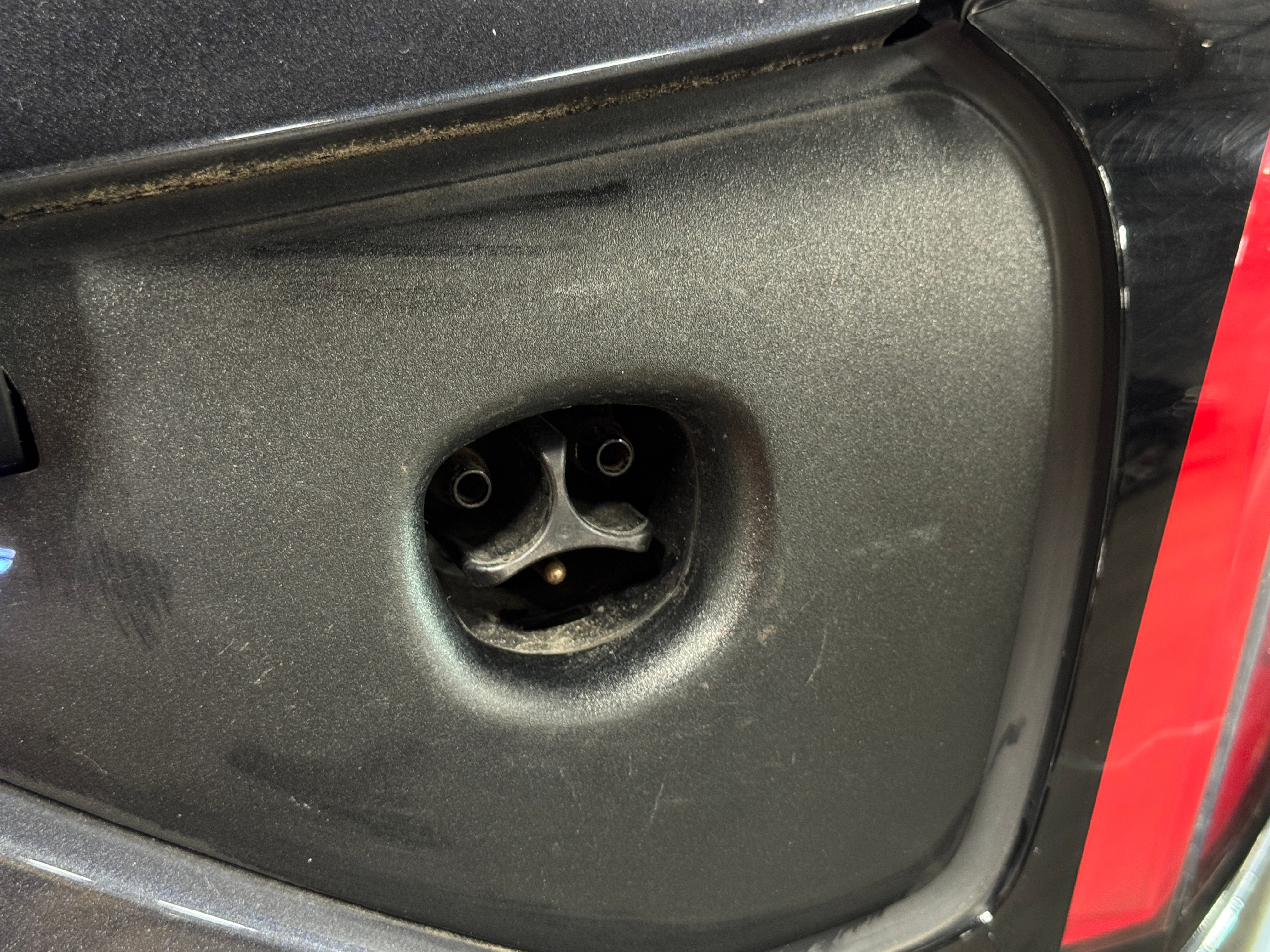 Used 2021 Tesla Model Y Standard Range with VIN 5YJYGDED6MF103092 for sale in Oak Creek, WI