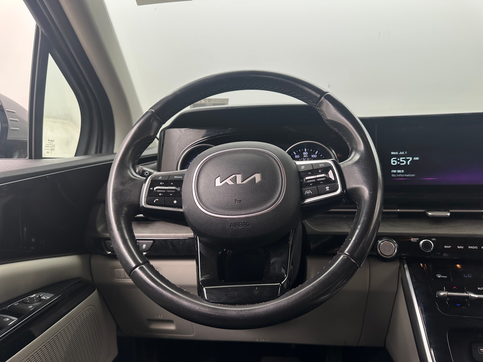 Thumbnail: 2024 Kia Carnival - 4