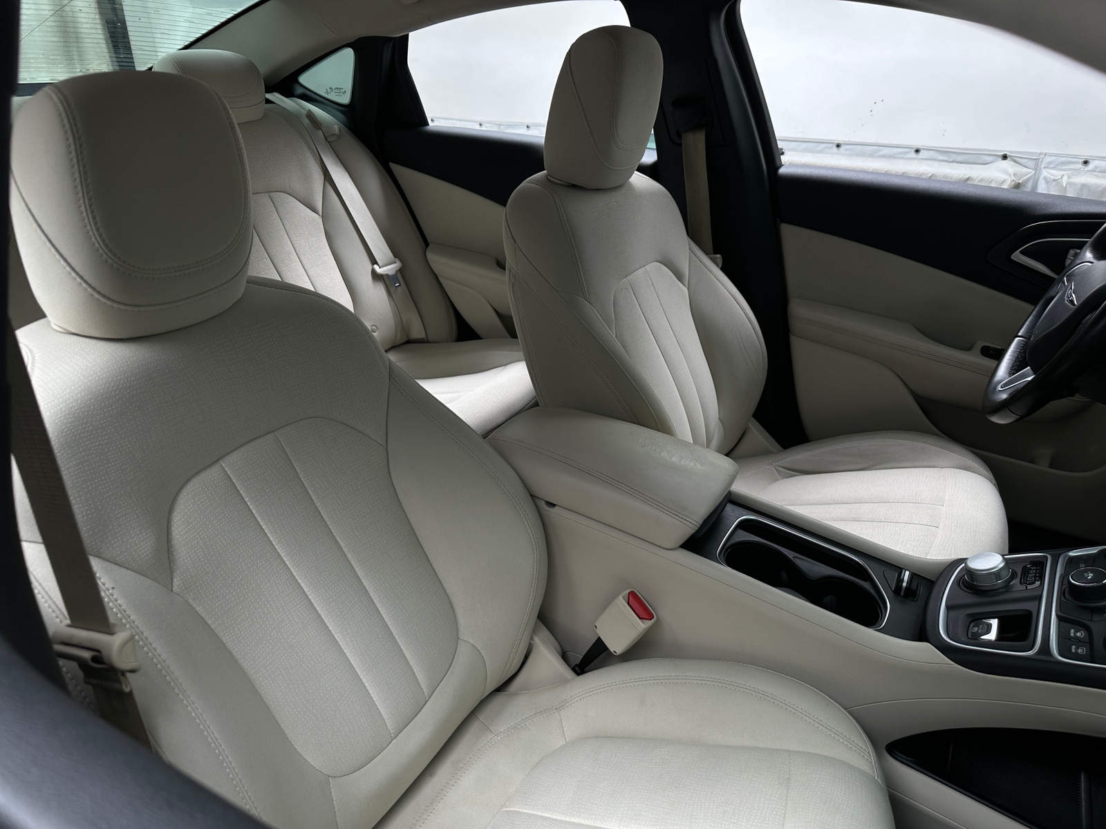 Thumbnail: 2017 Chrysler 200 - 2