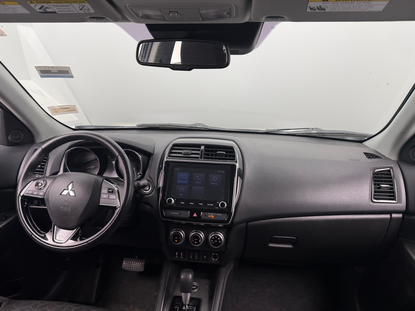 Thumbnail: 2020 Mitsubishi Outlander Sport - 3